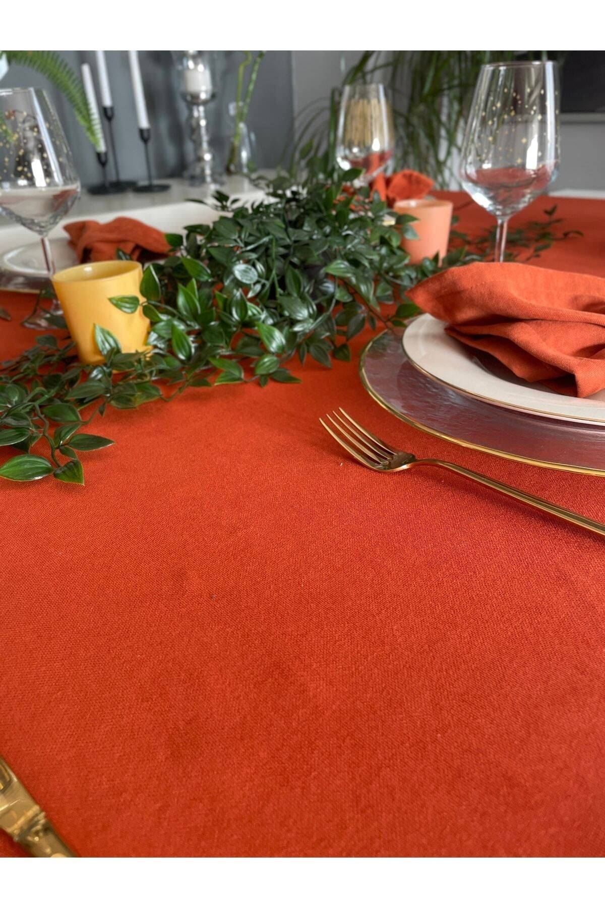 Soft Kumaş Dertsiz Koyu Kiremit Tuğla Rengi Masa Örtüsü Terracotta