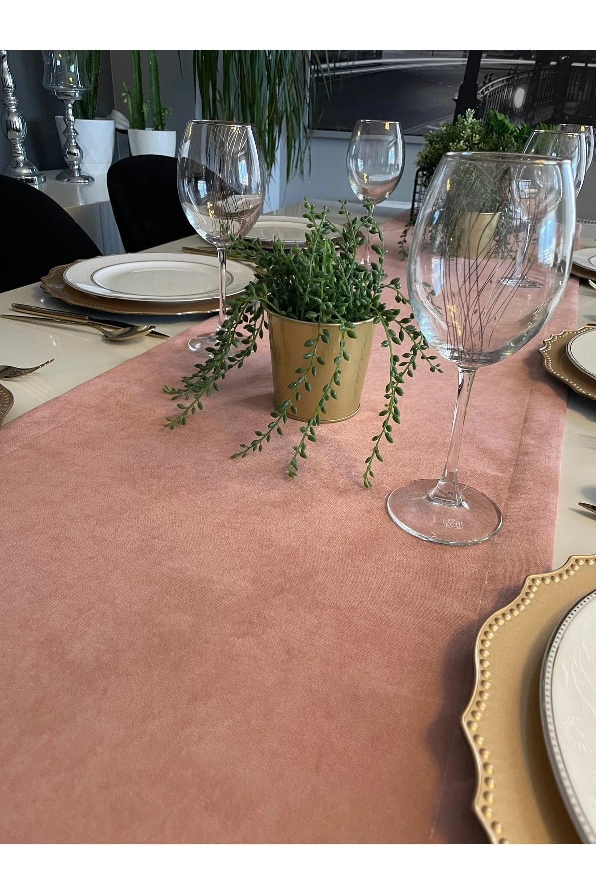 Kadife Dokulu Dertsiz Pembe Runner