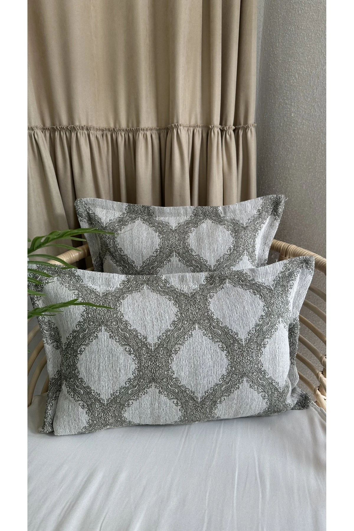 Ekru Haki Yeşil Kırlent Kılıfı 1 ad