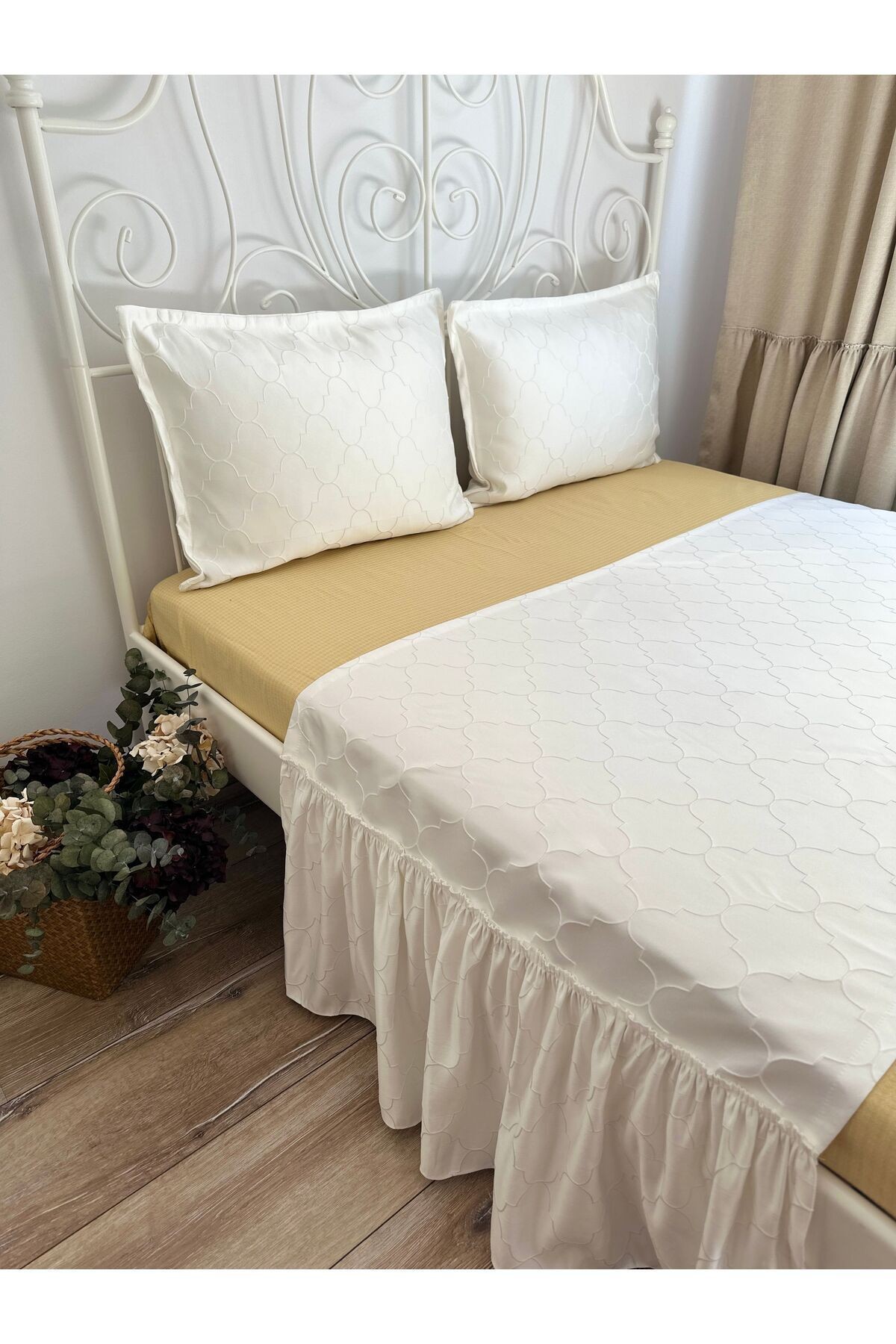 3 Parça Yatak Runner Set Ekru Saten Yatak Örtüsü Çift Kişilik