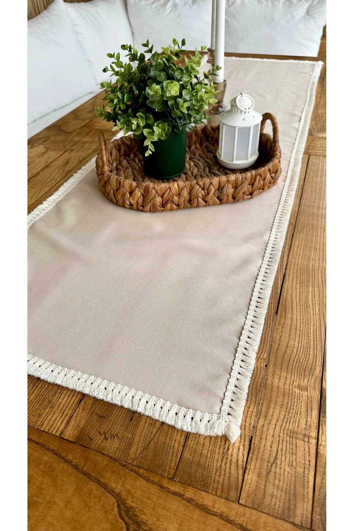 Püskül Detaylı Bej Runner 40 x 130 cm Leke Tutmaz Kumaş