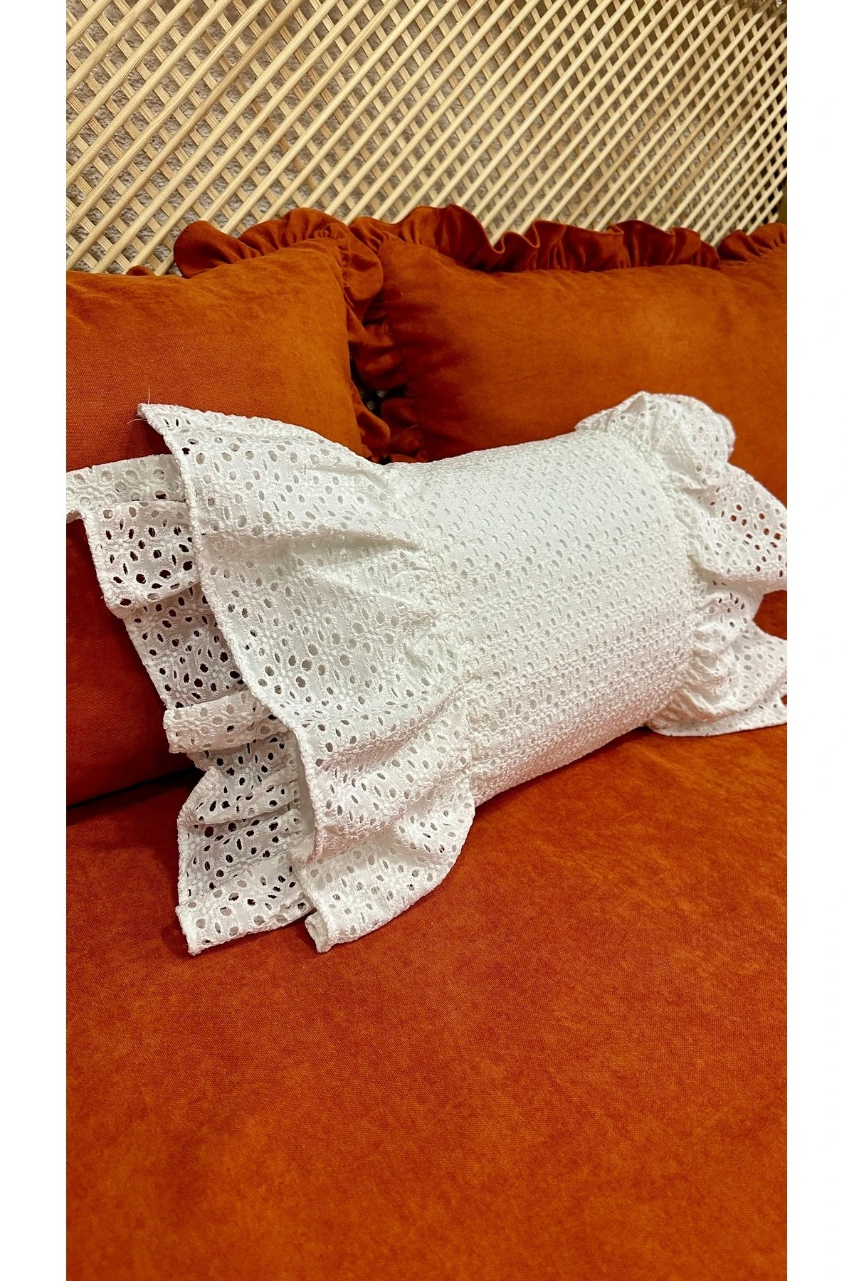 Fisto Beyaz Fırfırlı Kırlent Kılıfı Özel Tasarım