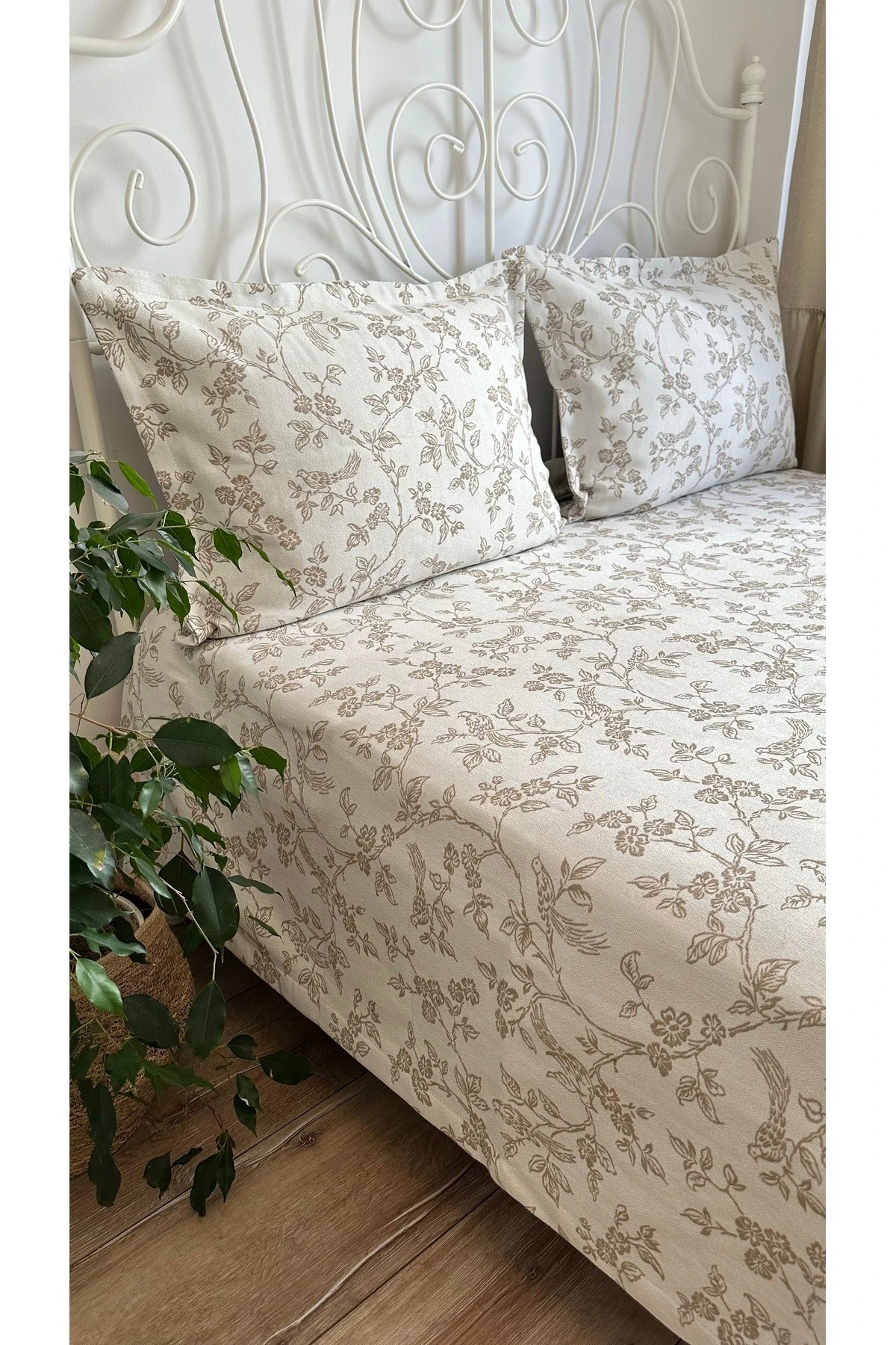 Bird Kuş Desenli Bej Yatak Örtüsü & Pike Takımı Çift Kişilik Battal Boy