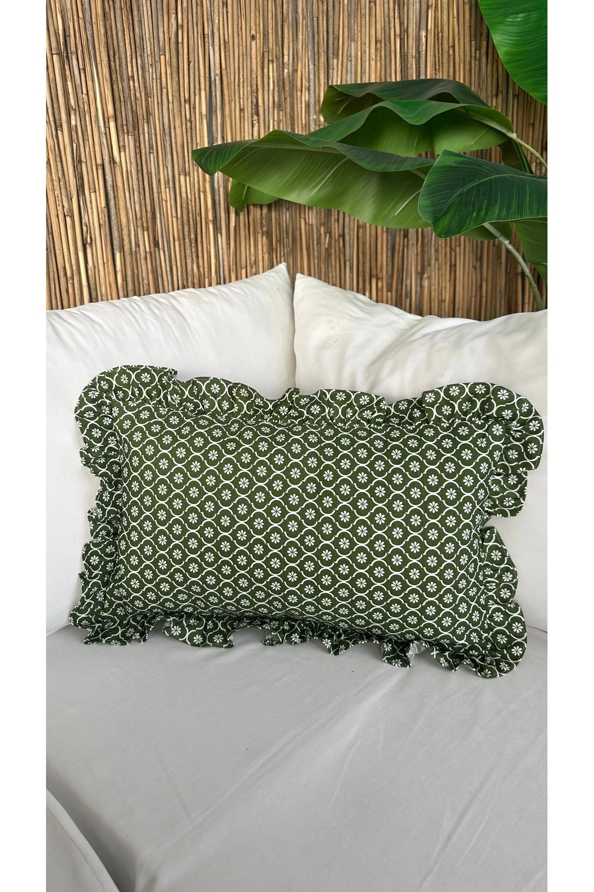 Papatya Desen Yeşil Fırfırlı Kırlent Kılıfı 1 ADET