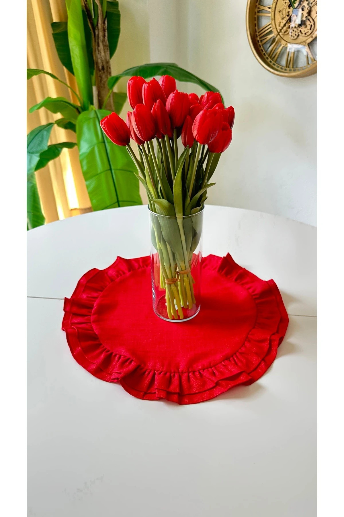 Simli Kırmızı Fırfırlı Dekoratif Örtü