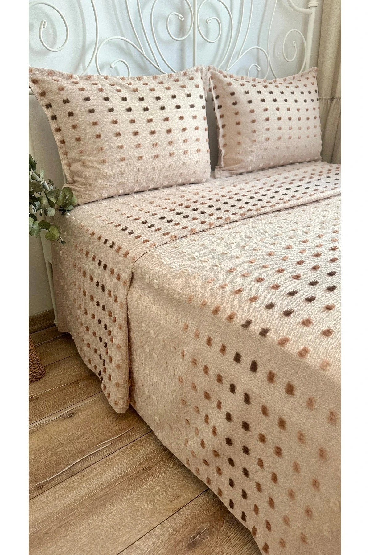 Lale Model Bej / Kahverengi Yatak Örtüsü Ve Pike Takımı Çift Kişilik