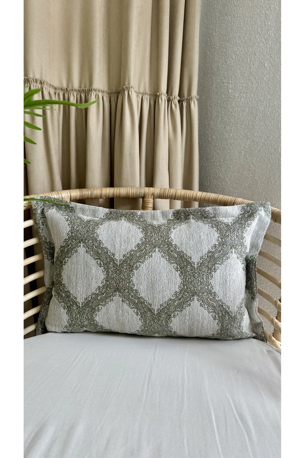 Ekru Haki Yeşil Kırlent Kılıfı 1 ad