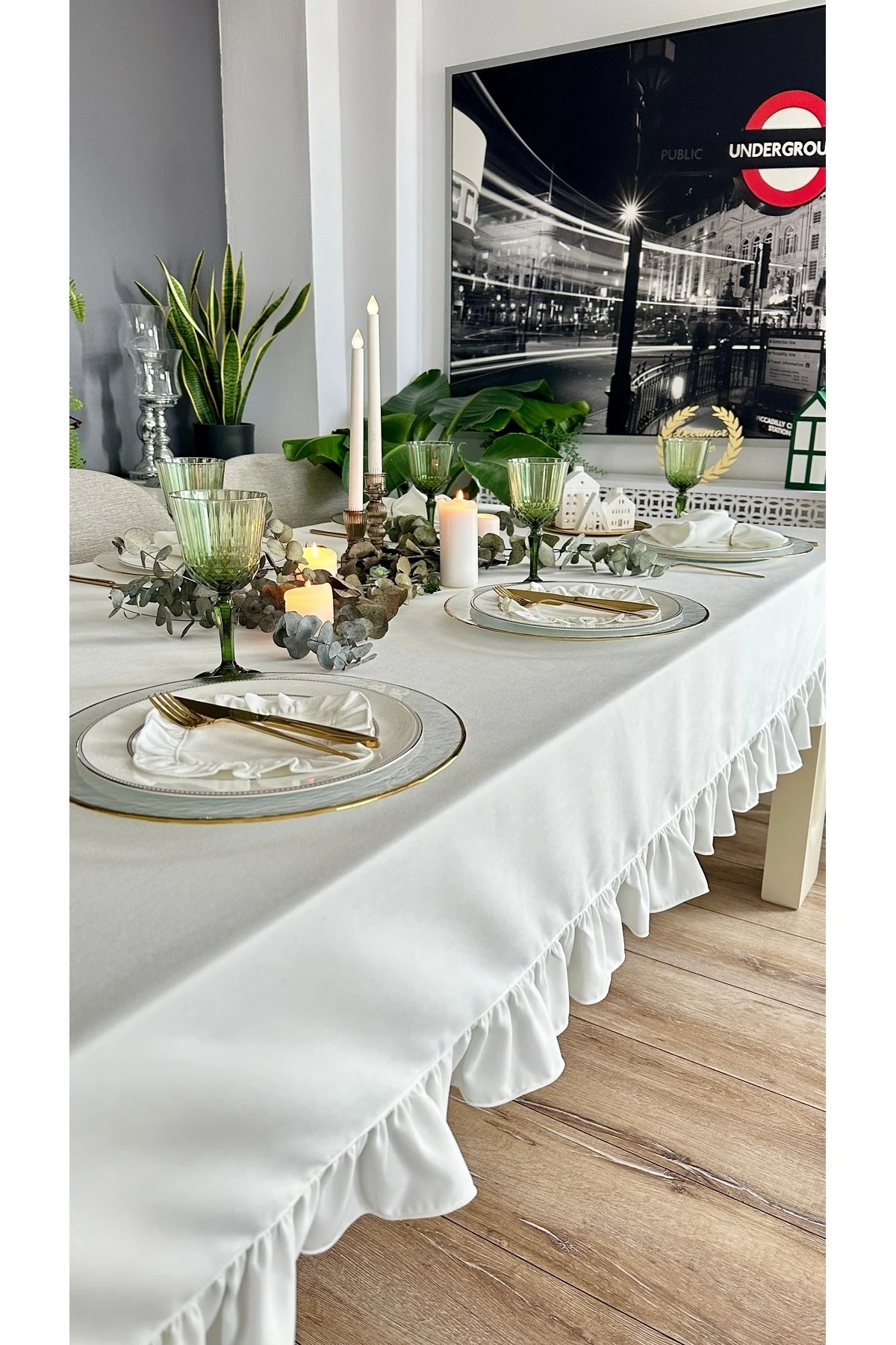 Dertsiz Kadife Dokulu Vintage Fırfırlı Beyaz Dikdörtgen Masa Örtüsü