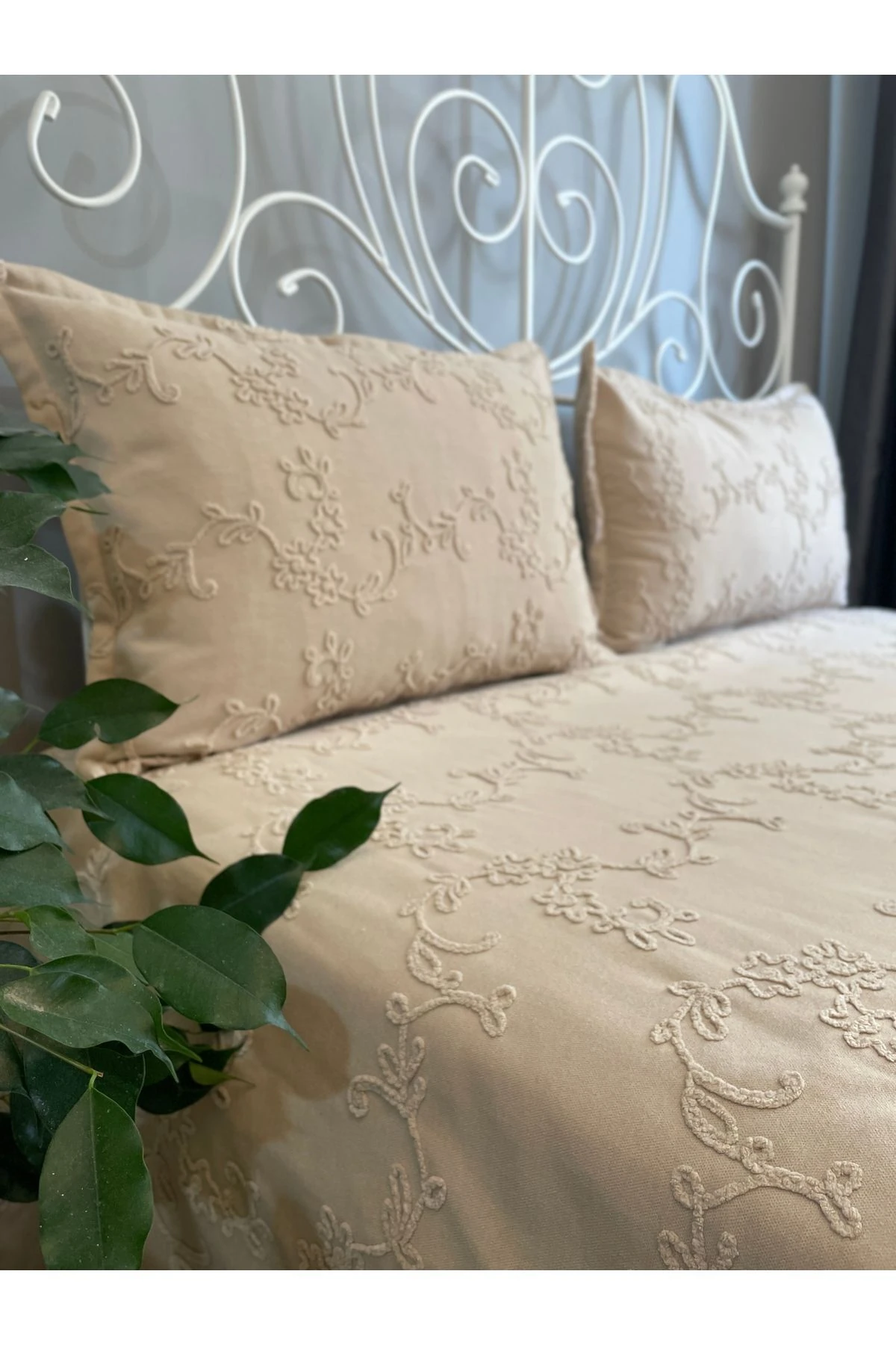 Nakışlı Yatak Örtüsü Pike Seti İşleme Detaylı Çok Amaçlı Örtü Çift Kişilik