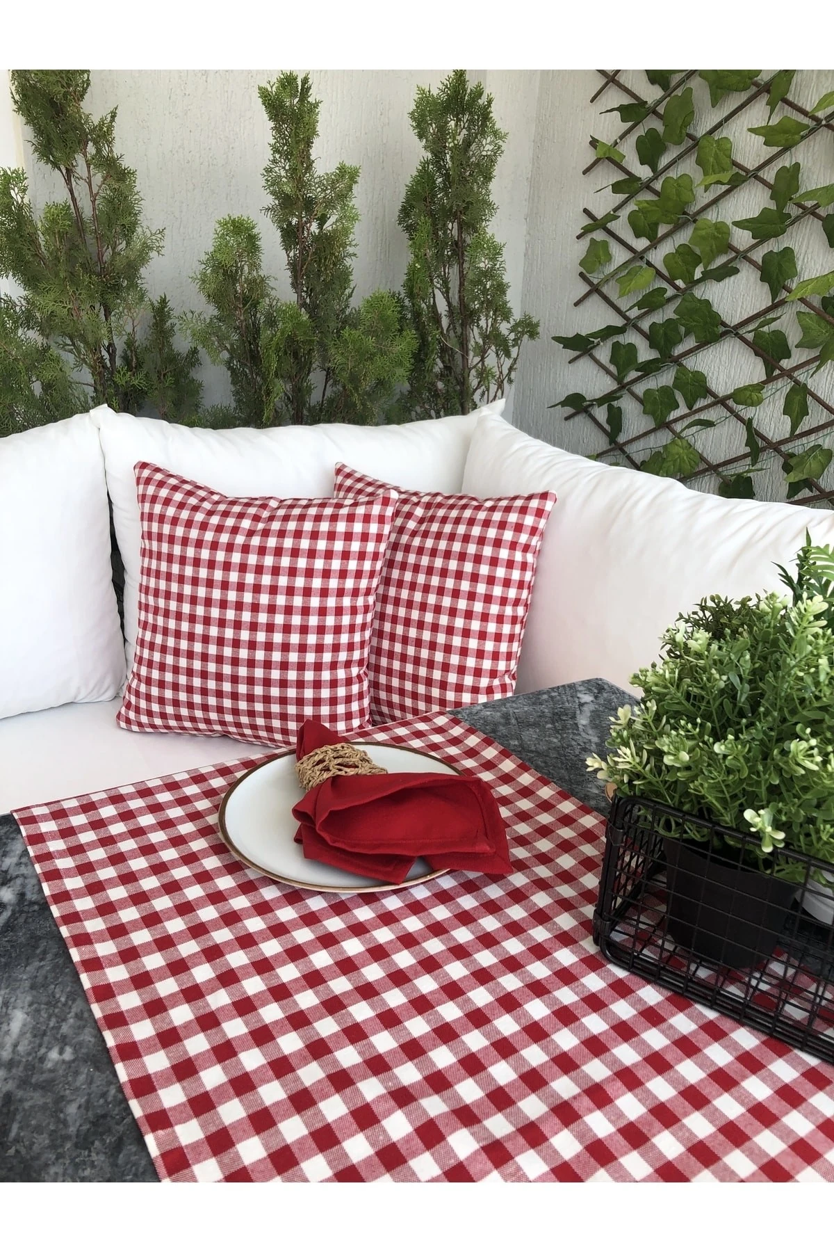 Pötikareli Kırmızı Kırlent Kılıfı 43 x 43 cm