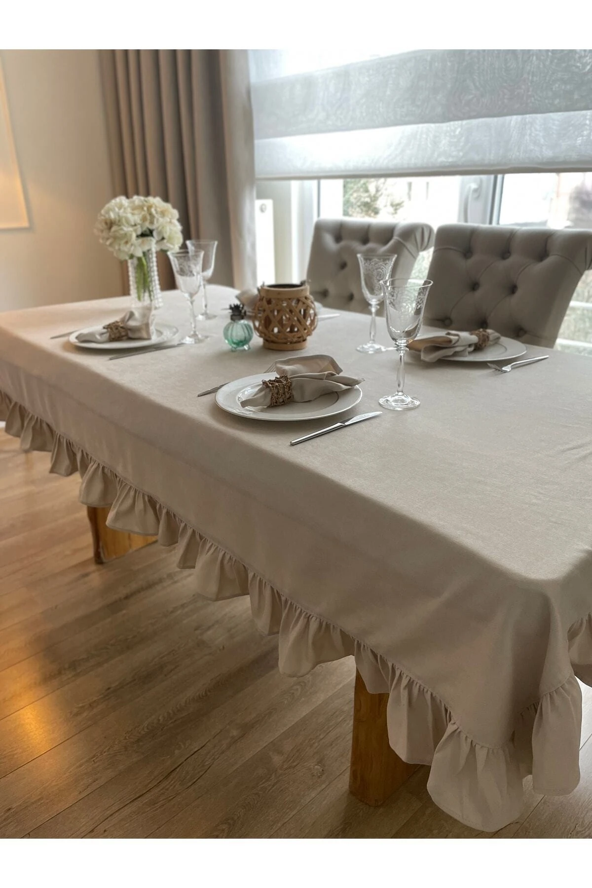 Kadife Dokulu Vintage Fırfırlı Taş - Açık Bej Dikdörtgen Dertsiz Masa Örtüsü