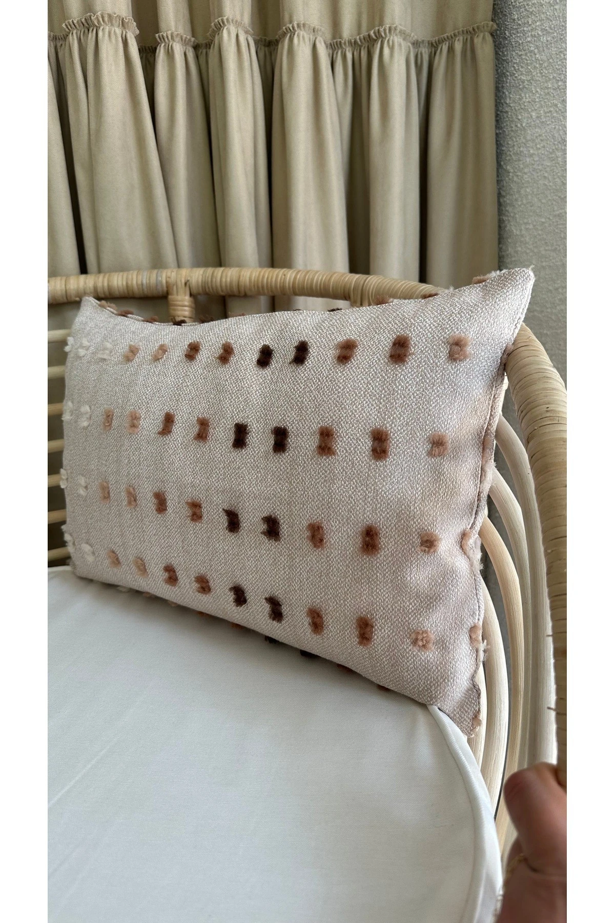 Ponponlu İskandinav Bej Kırlent Kılıfı 1 ADET