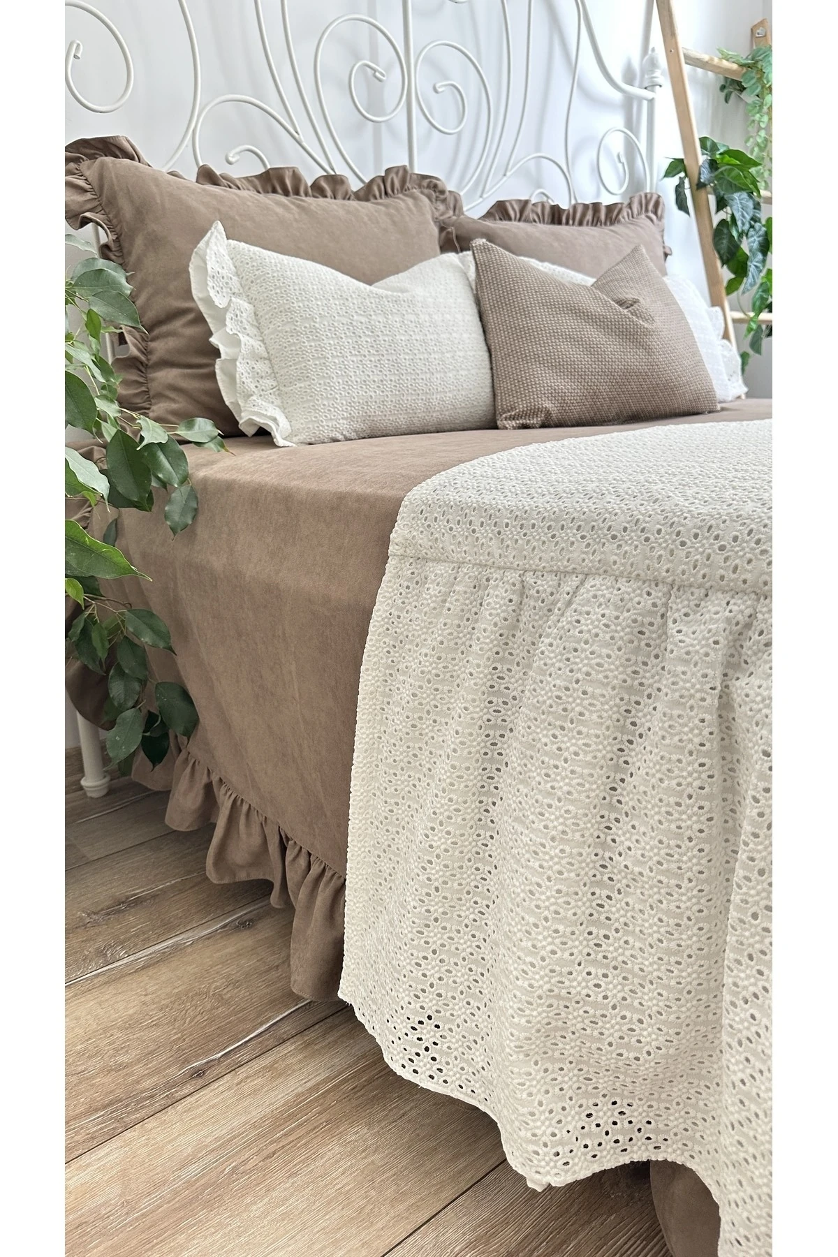 Rose Simli Vizon Salon Kırlent Kılıfı 1 Ad Kumaş Revize Edildi