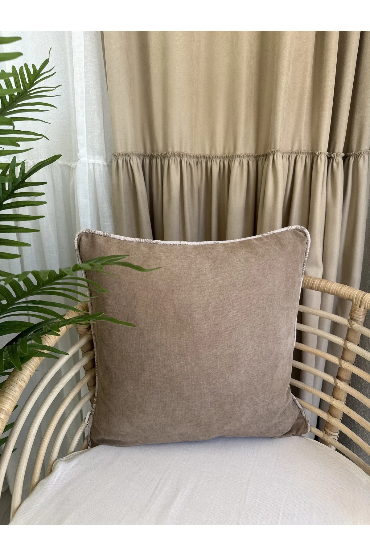 Sütlü Kahverengi Biye Detaylı Kırlent Kılıfı 1 ad