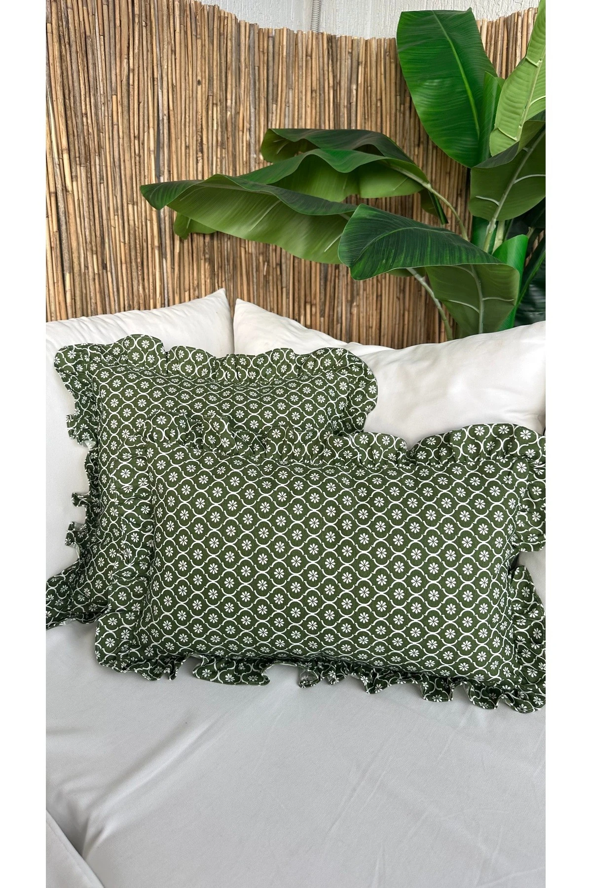 Papatya Desen Yeşil Fırfırlı Kırlent Kılıfı 1 ADET