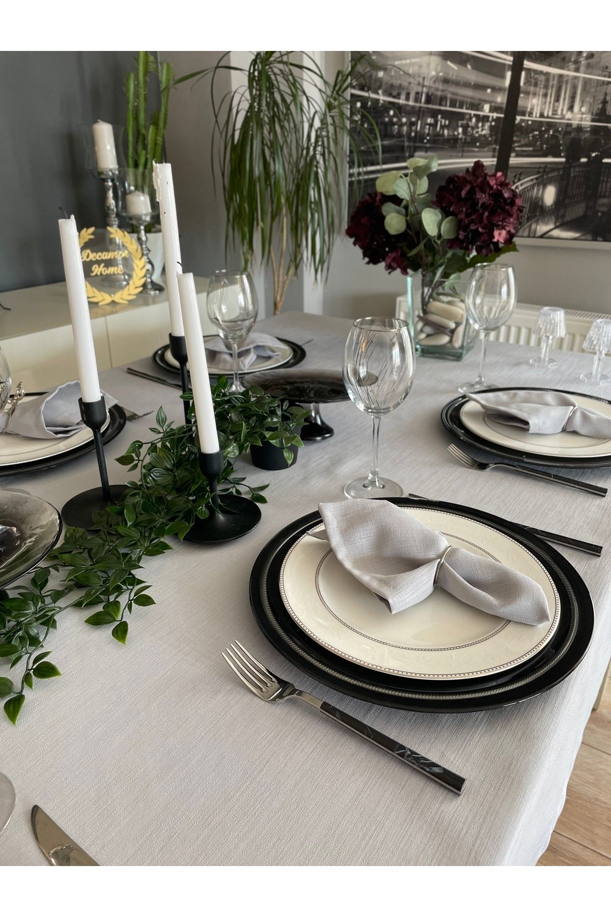 Keten Dokulu Dertsiz Açık Gri Masa Örtüsü