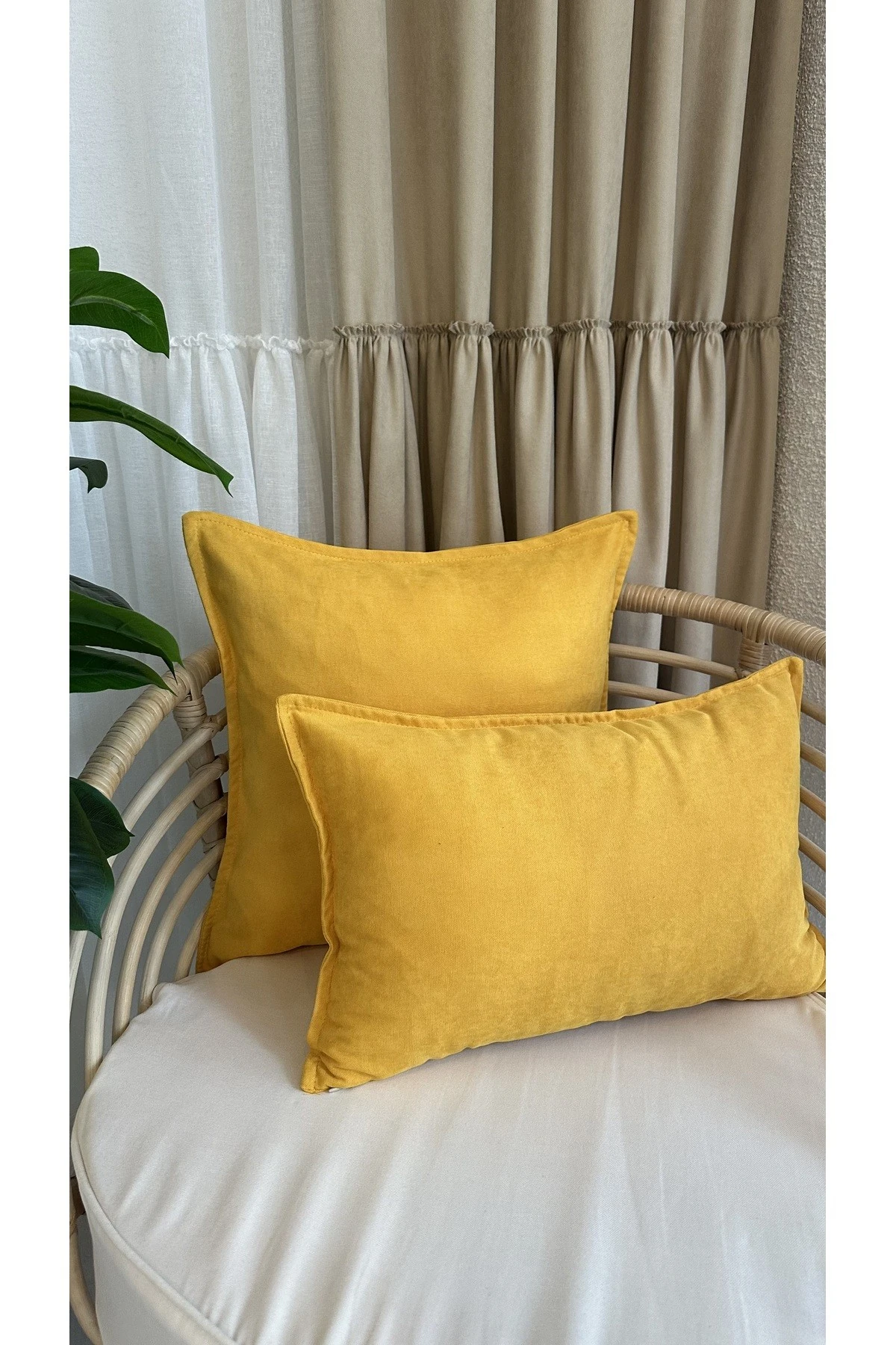 Kadife Dokulu Hardal Sarı Kırlent Kılıfı