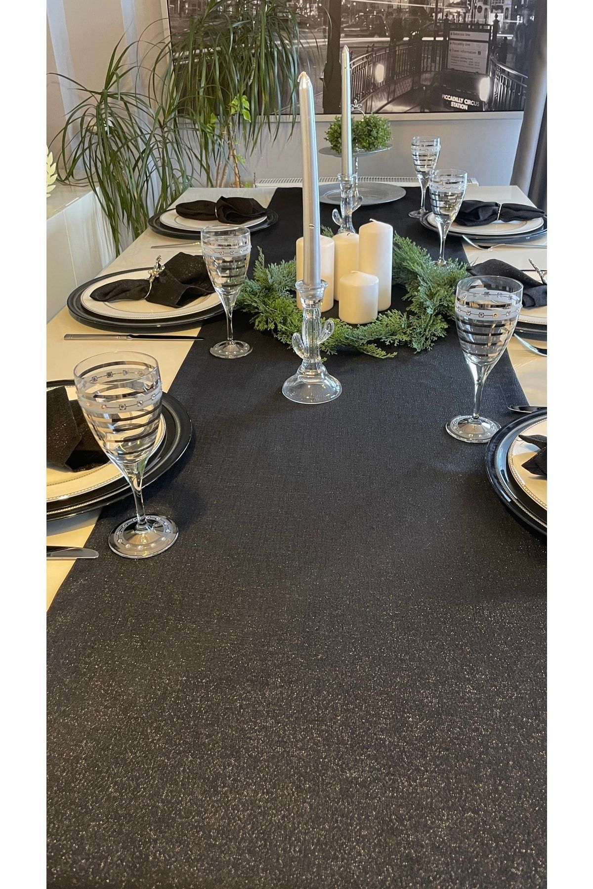 Keten Dokulu Simli Siyah Runner