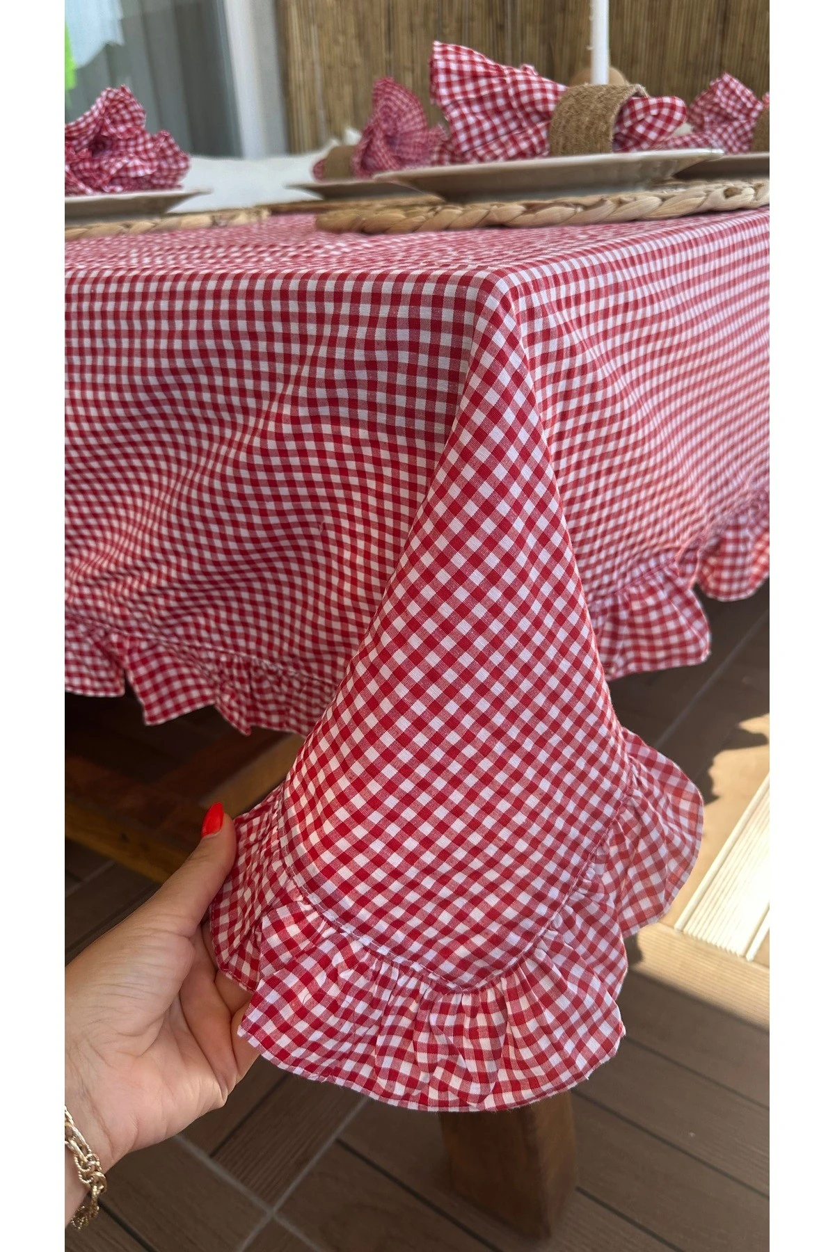 Thin Keten Pötikare Fırfırlı Masa Örtüsü