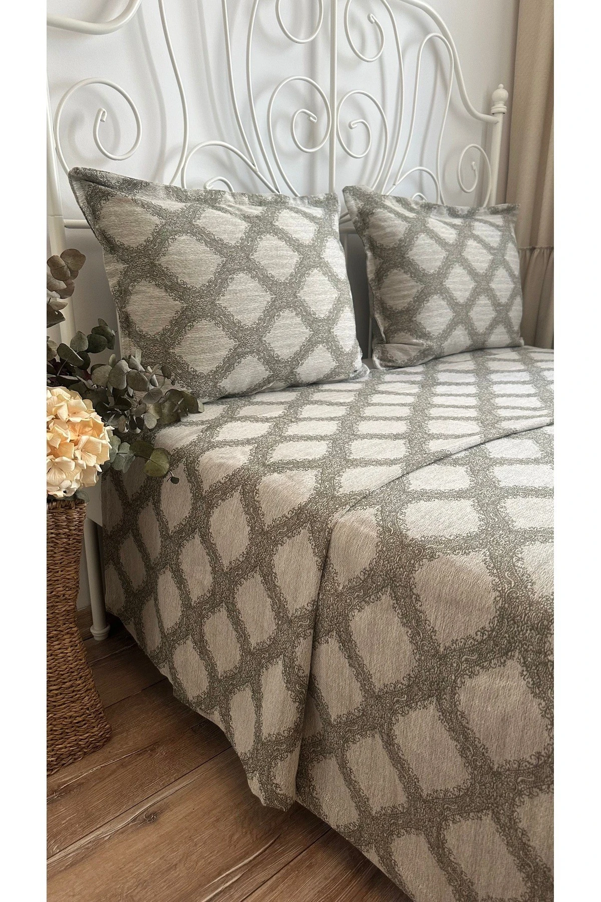 Yeşil Bej Klasik Desen Pamuklu Yatak Örtüsü / Pike Takımı Çift Kişilik