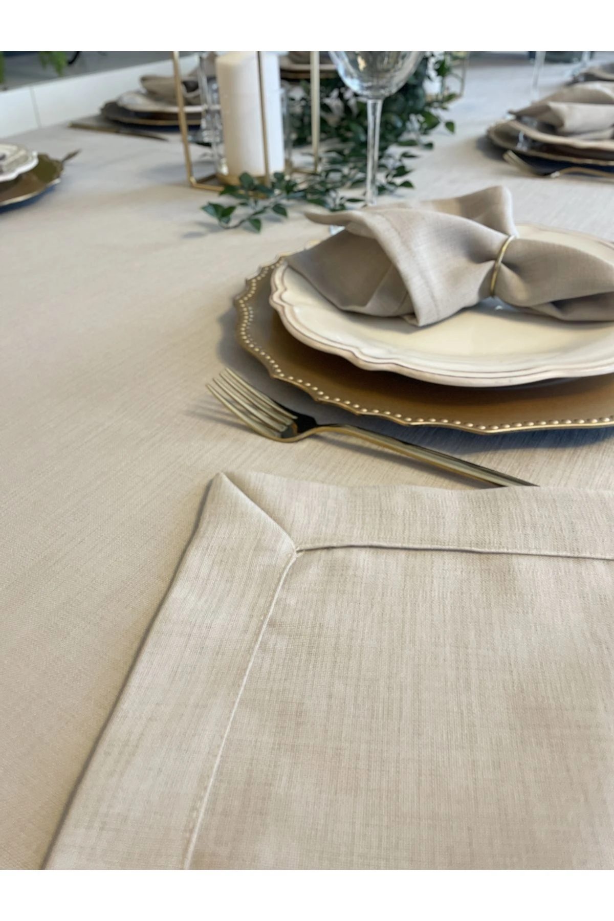Keten Dokulu Bej Masa Örtüsü