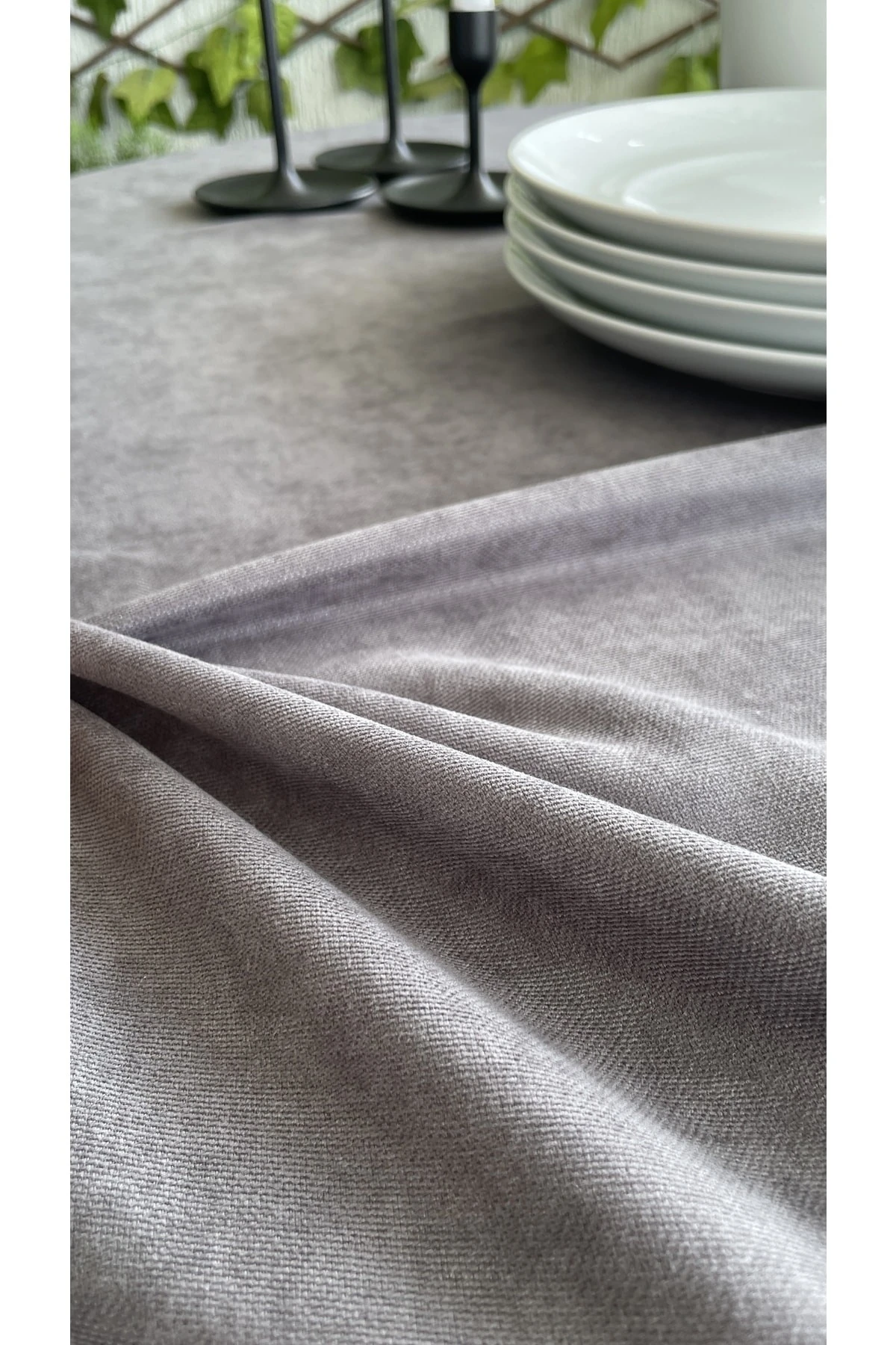 Kadife Dokulu Vintage Füme Gri Fırfırlı Yuvarlak Masa Örtüsü Dertsiz