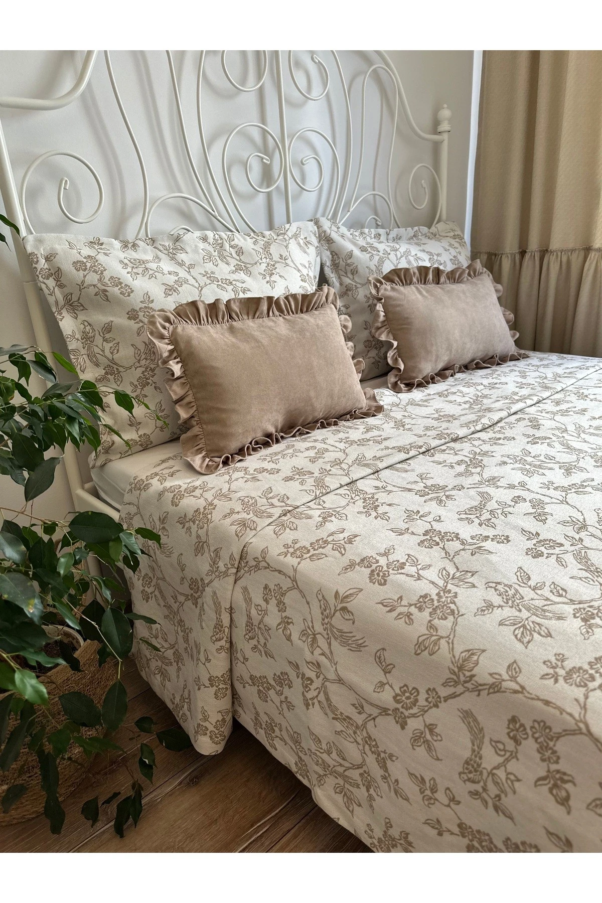 Bird Kuş Desenli Bej Yatak Örtüsü & Pike Takımı Çift Kişilik Battal Boy