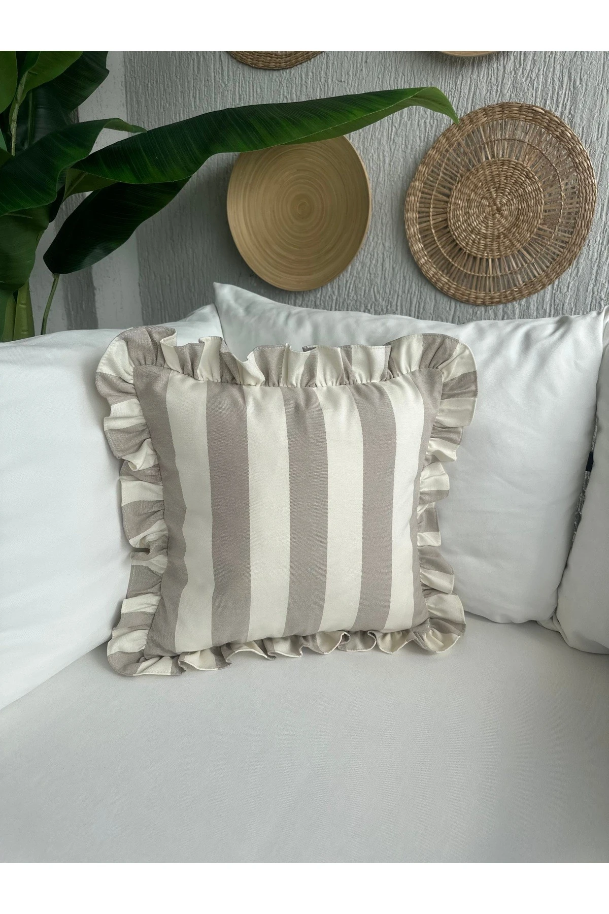 Bej Ekru Çizgili Premium Keten Kumaş Fırfırlı Kırlent Kılıfı 1 Ad