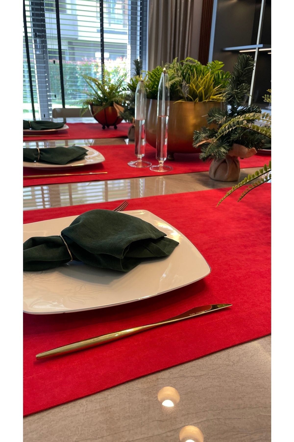 Dertsiz Kadife Dokulu Kırmızı Runner