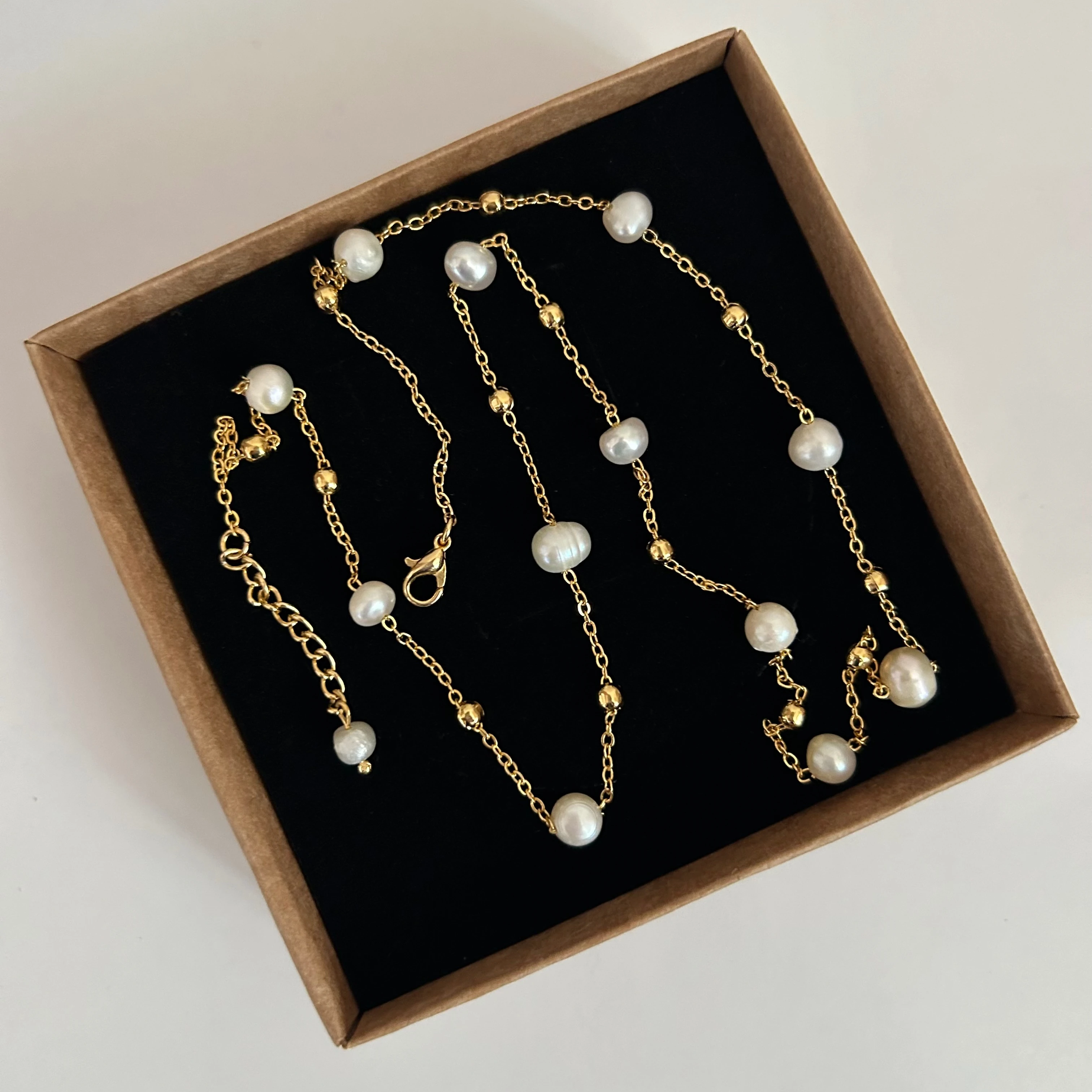 Topçuklu İnci Detaylı Kolye