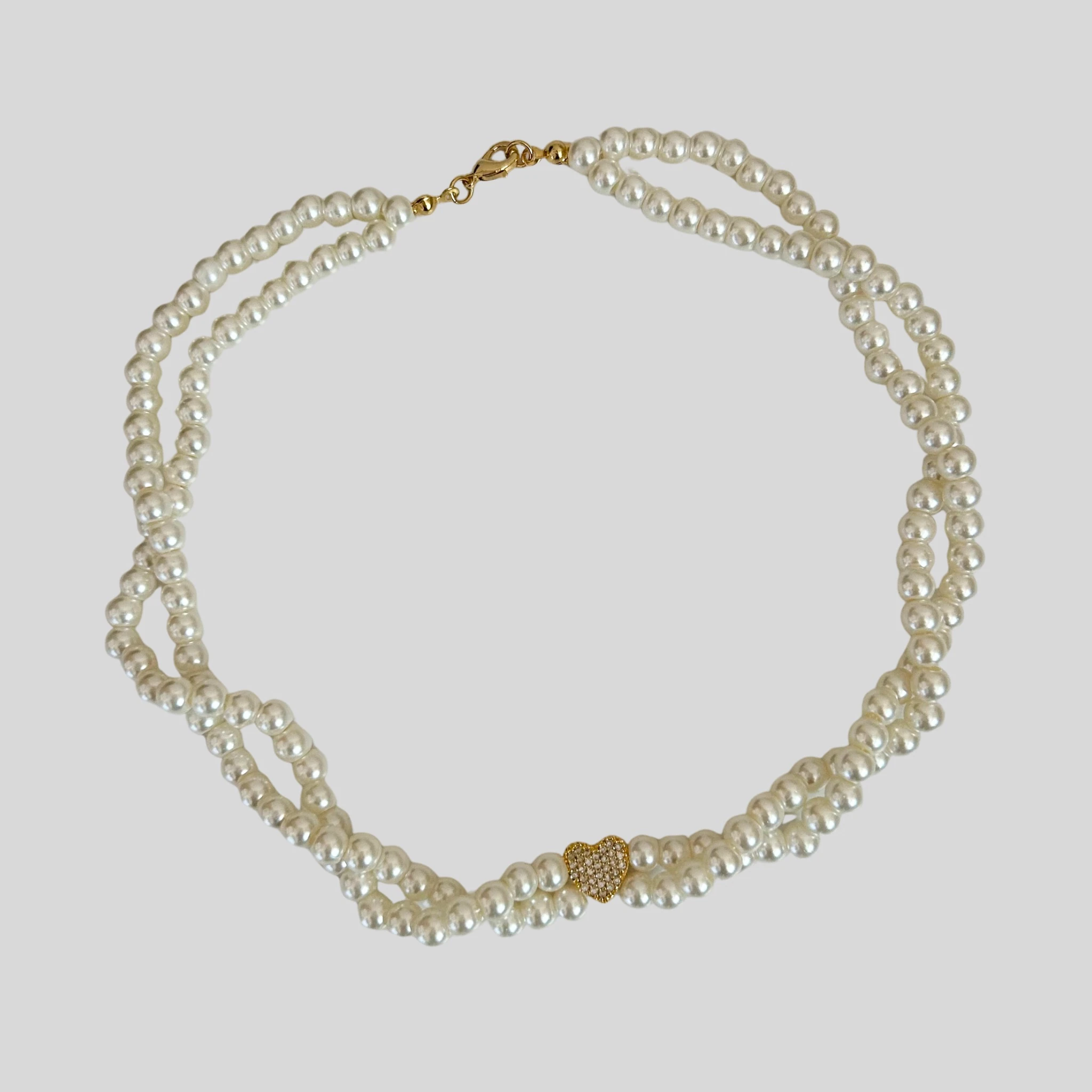 Kalp Detaylı Sarmal Cam İnci Kolye