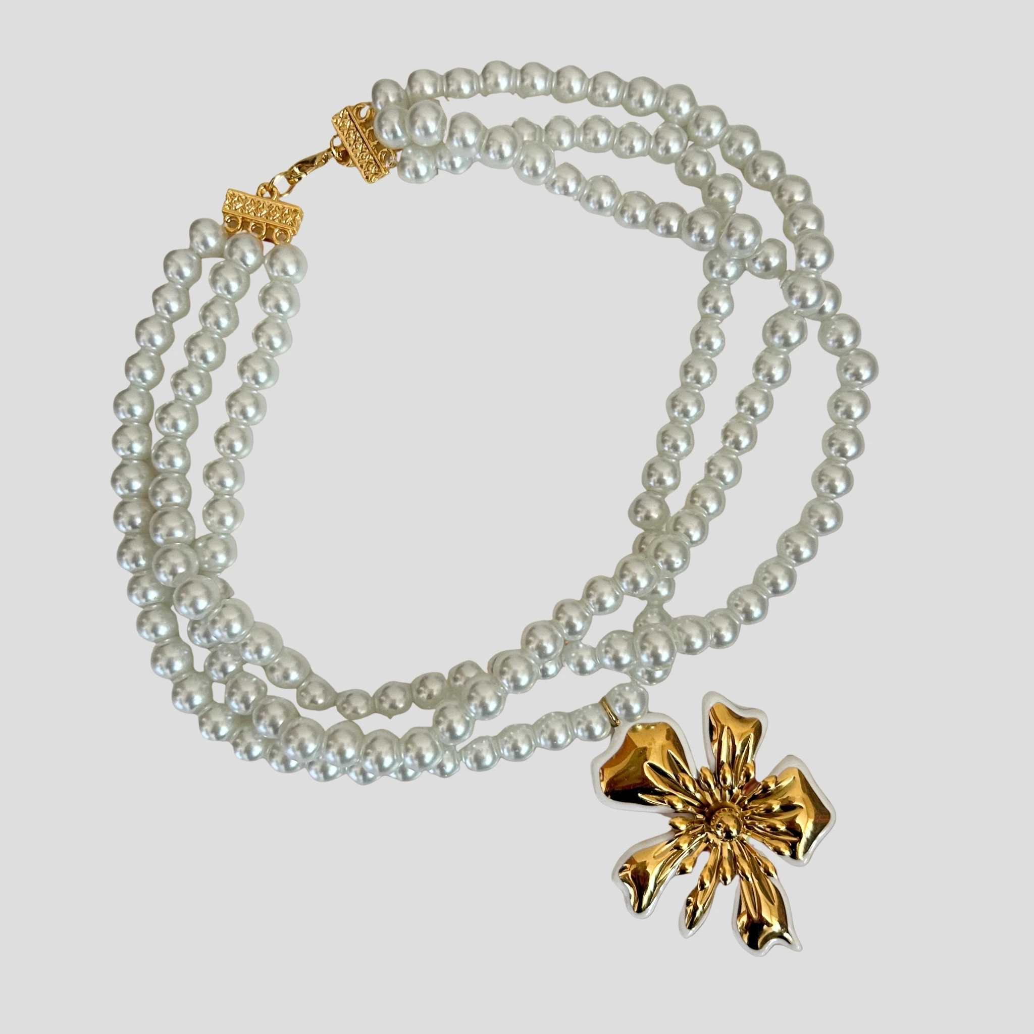 Üç Sıralı Cam İnci Çiçek Kolye 