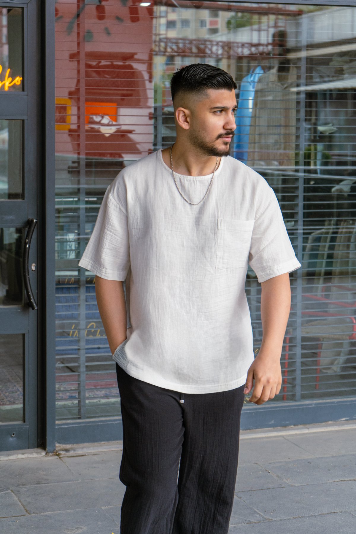 Beyaz Oversize Cep Detaylı Tshirt
