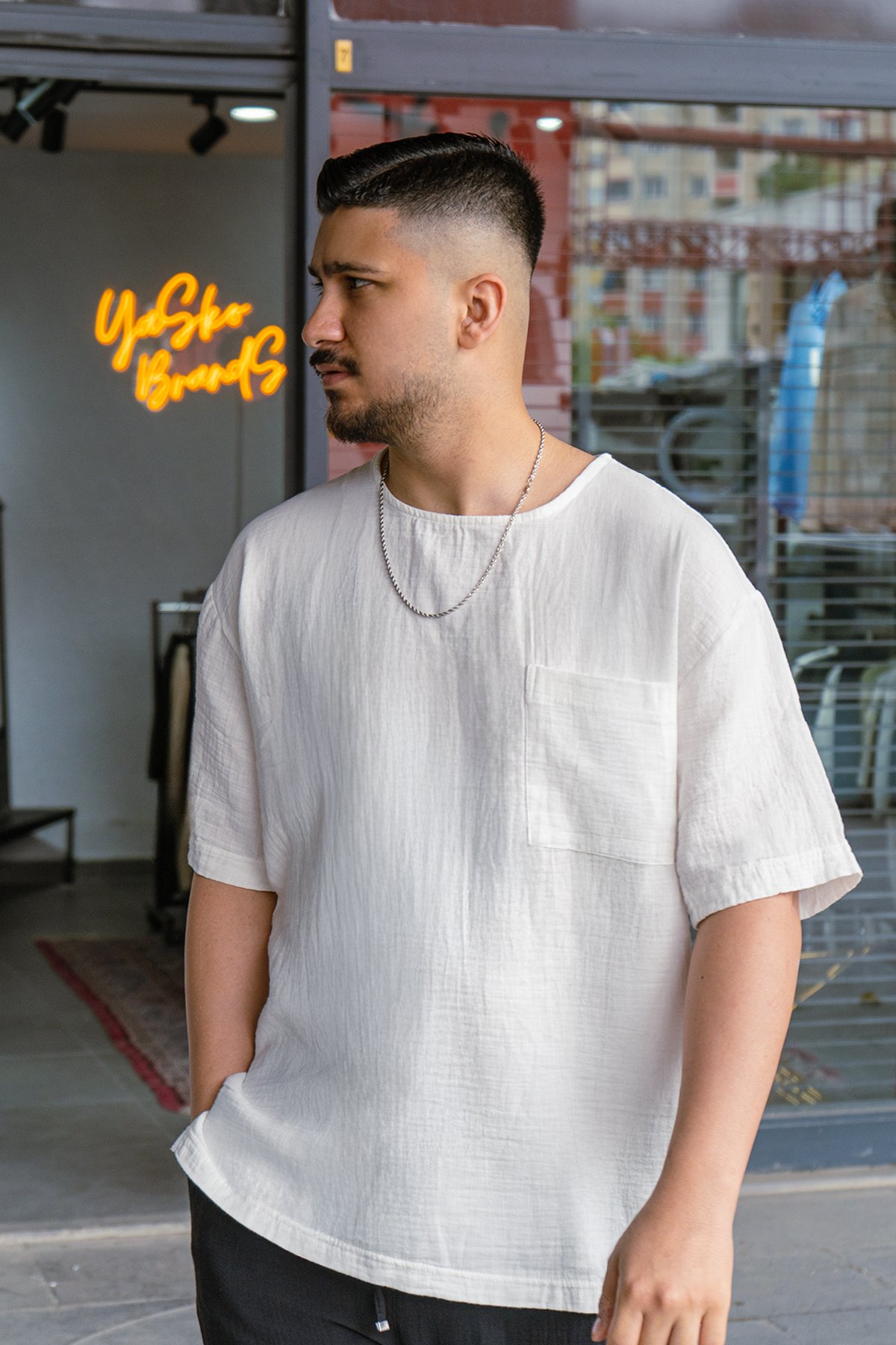 Beyaz Oversize Cep Detaylı Tshirt