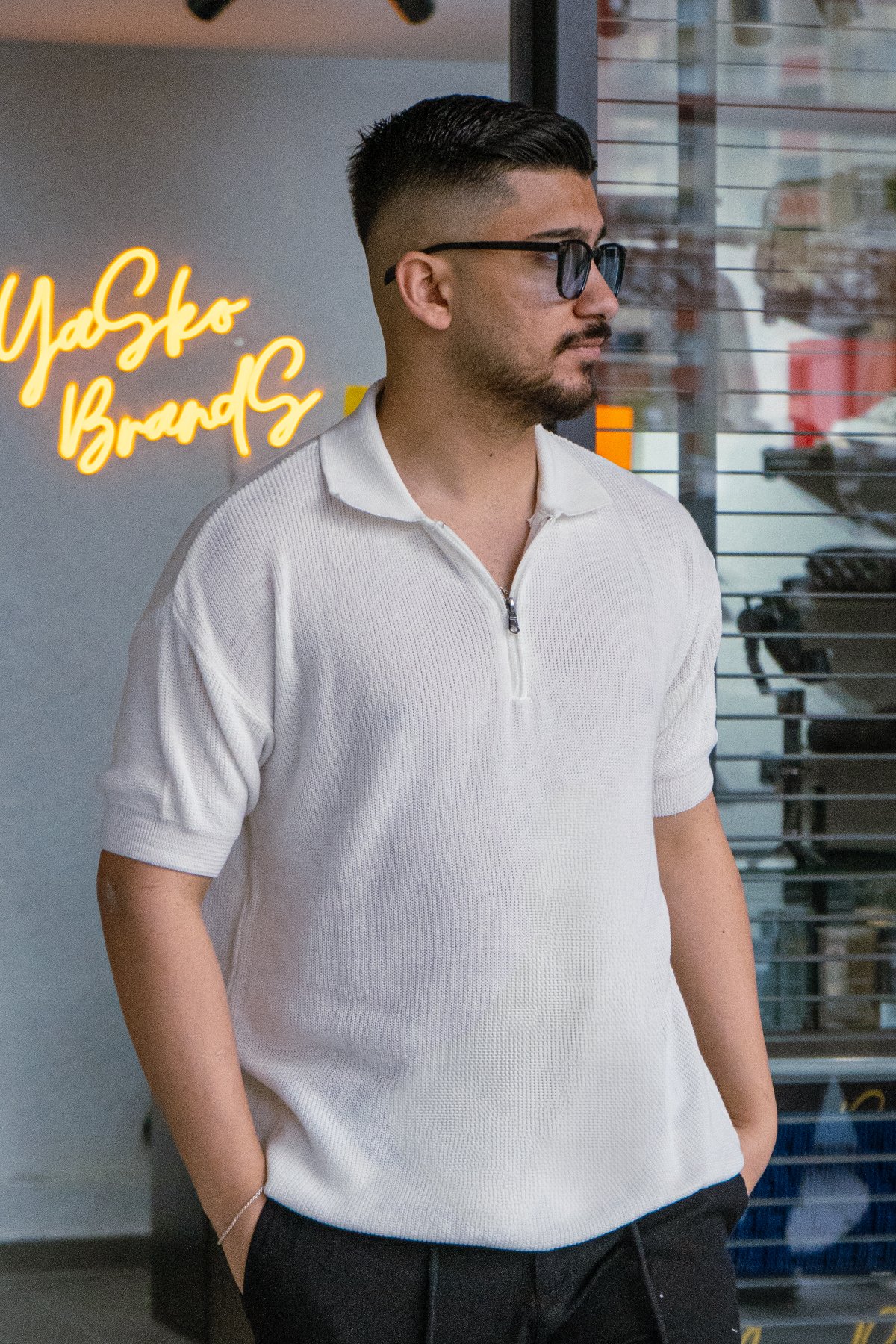 Beyaz Oversize Fermuarlı Triko Tshirt
