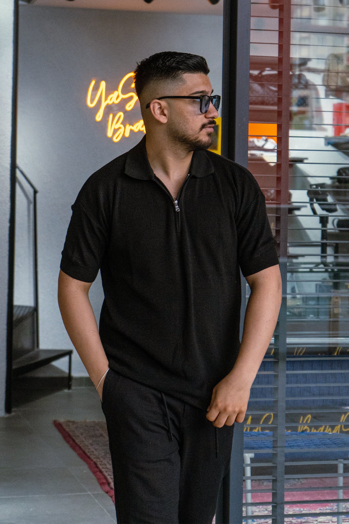 Siyah Oversize Fermuarlı Triko Tshirt