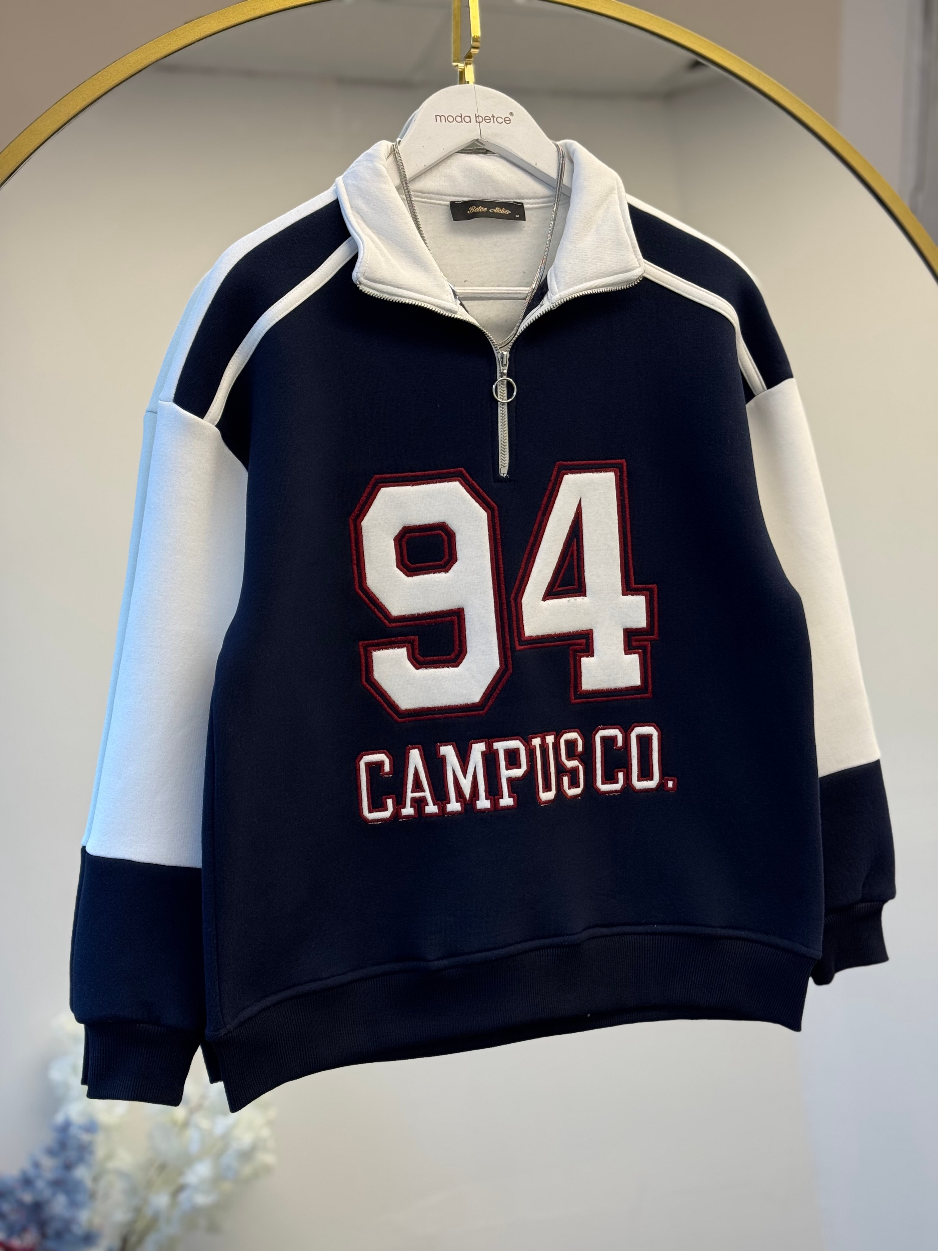 94 Nakışlı sweat lacivert