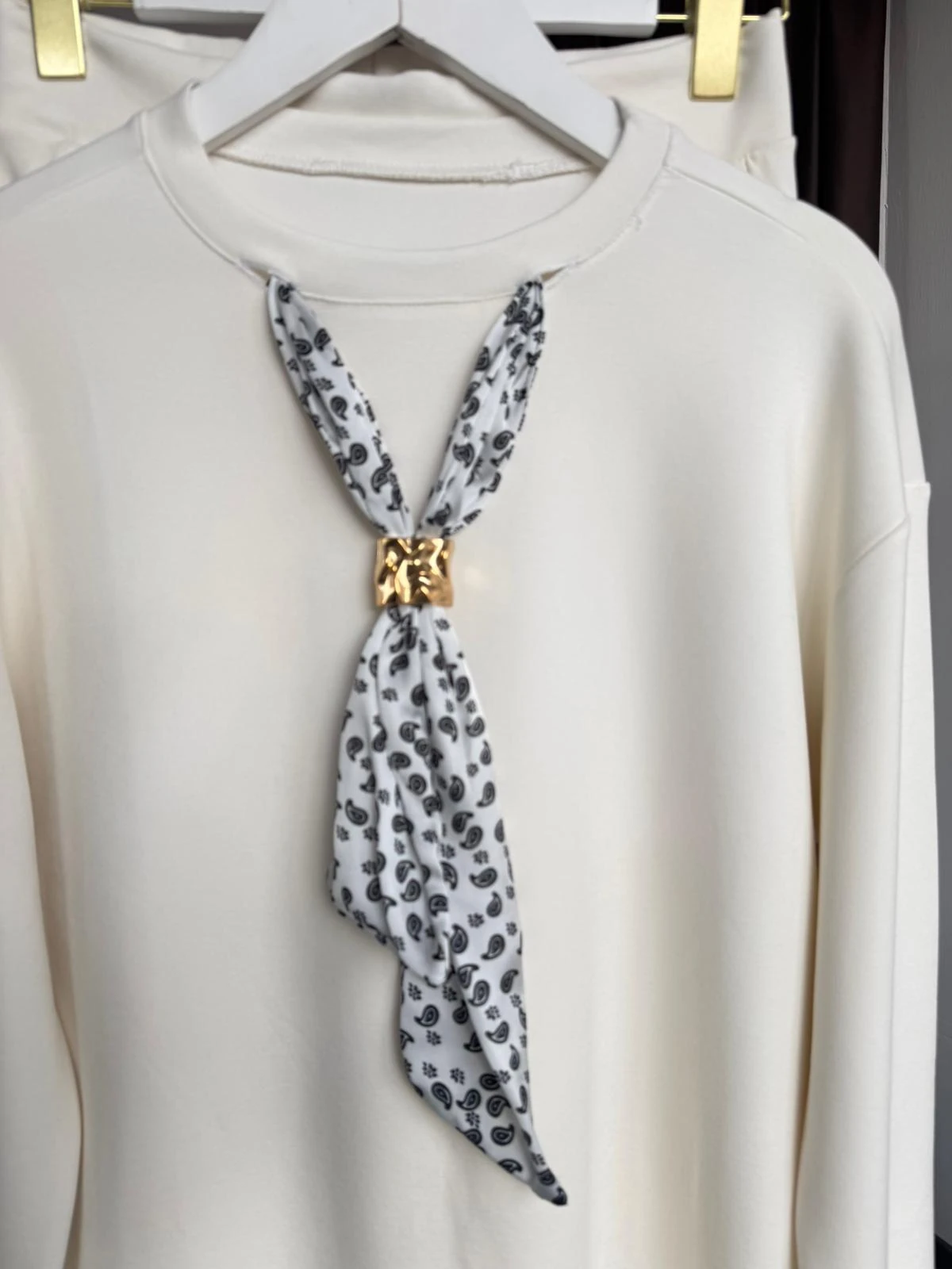 Yakası fülarlı oysh takım BEYAZ