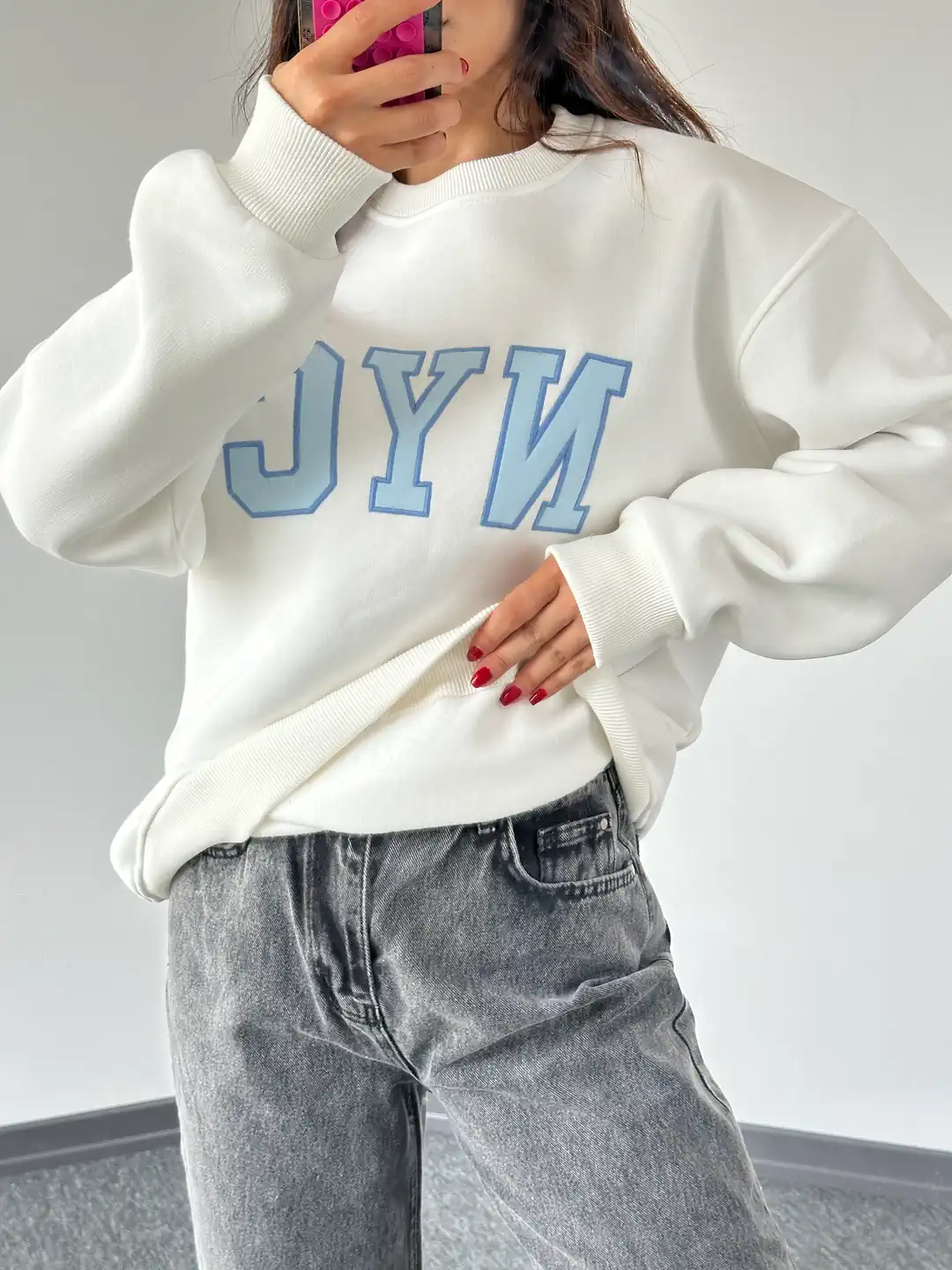 NYC nakışlı oversize sweat beyaz