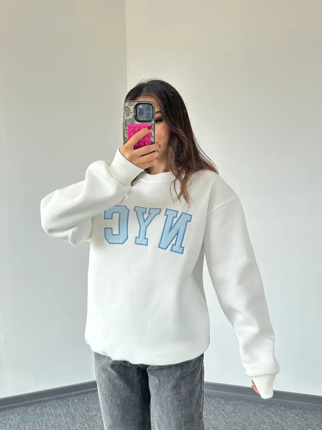 NYC nakışlı oversize sweat beyaz