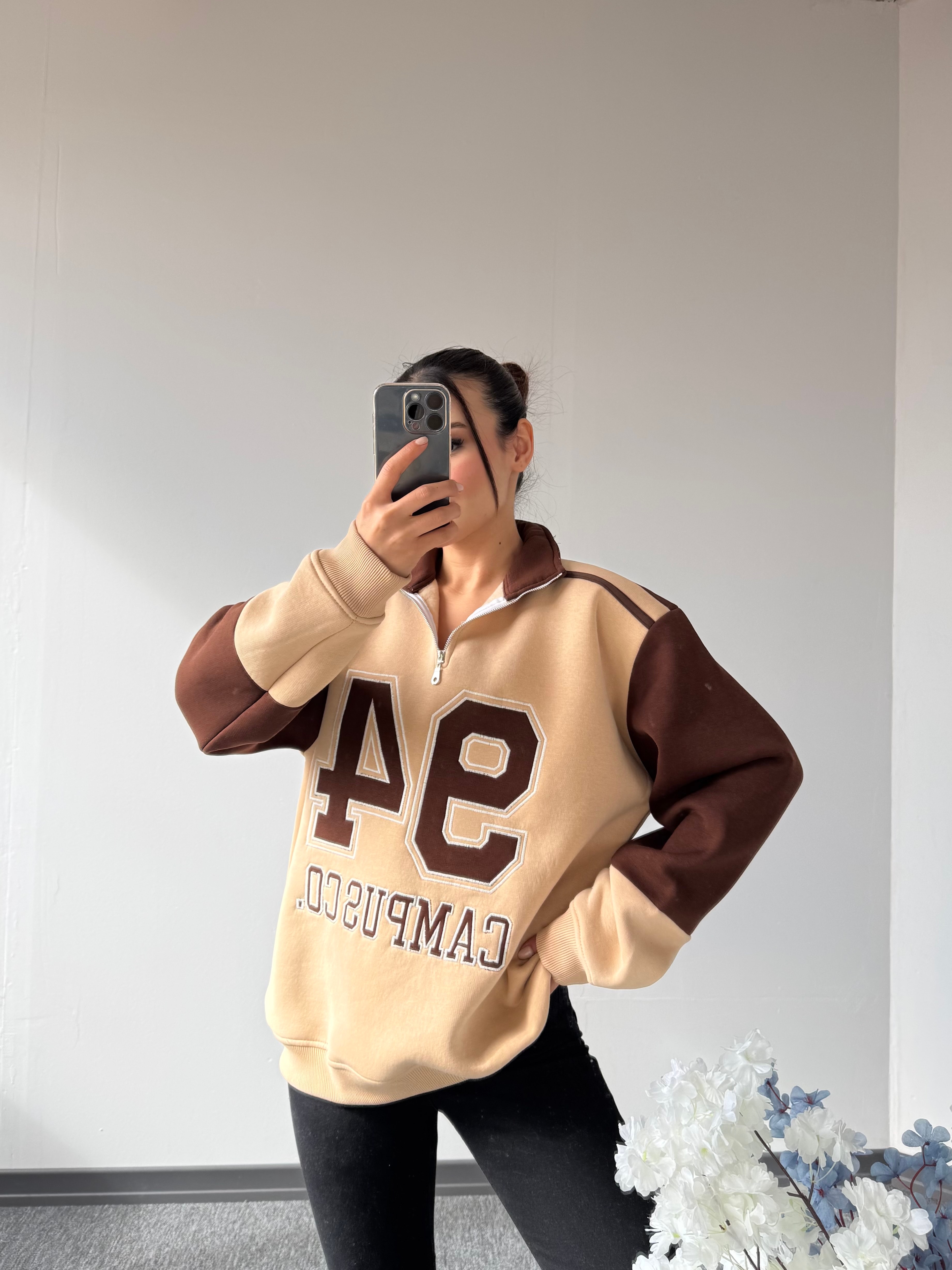 94 nakışlı oversize sweat bej