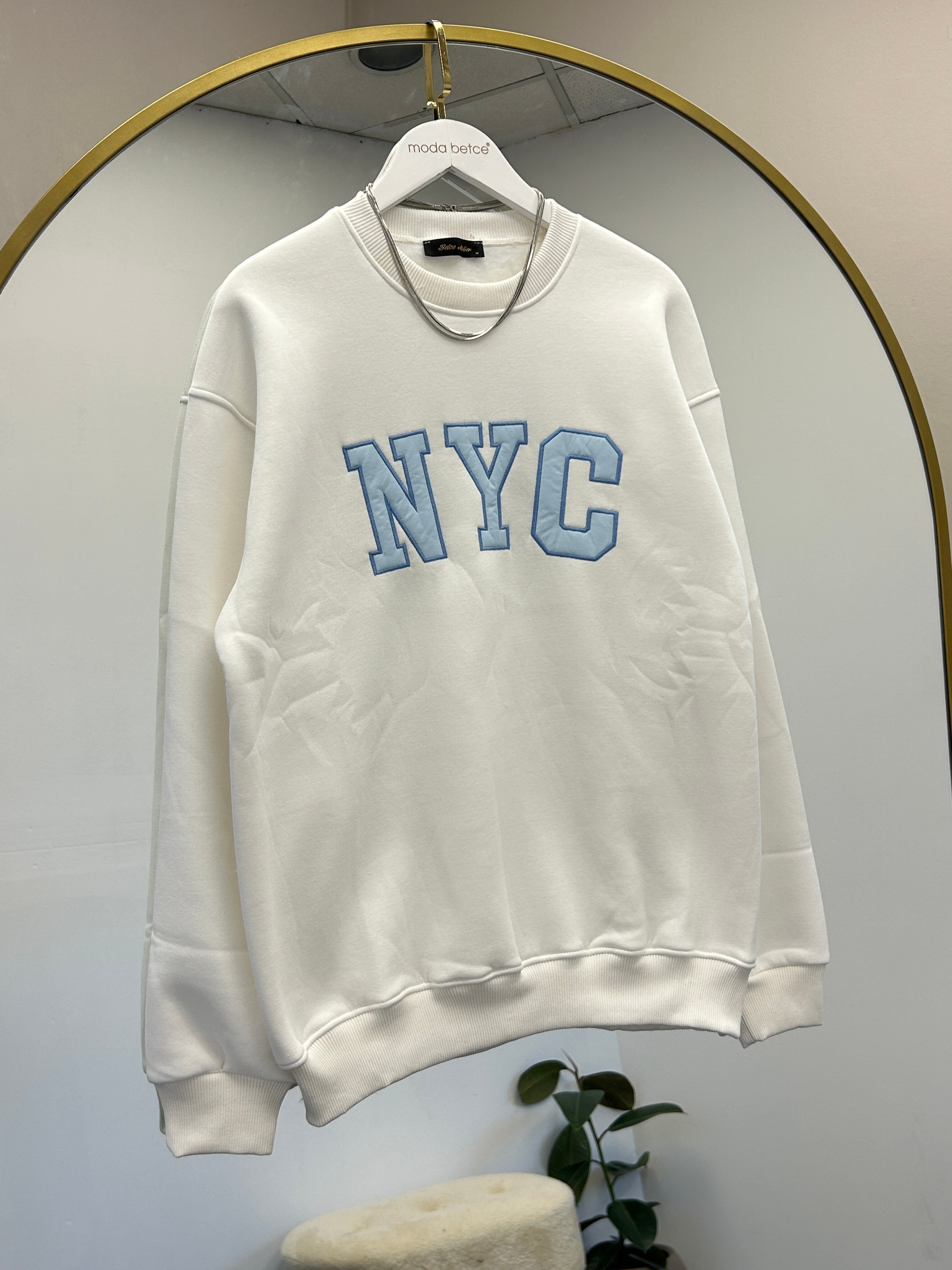 NYC nakışlı oversize sweat beyaz