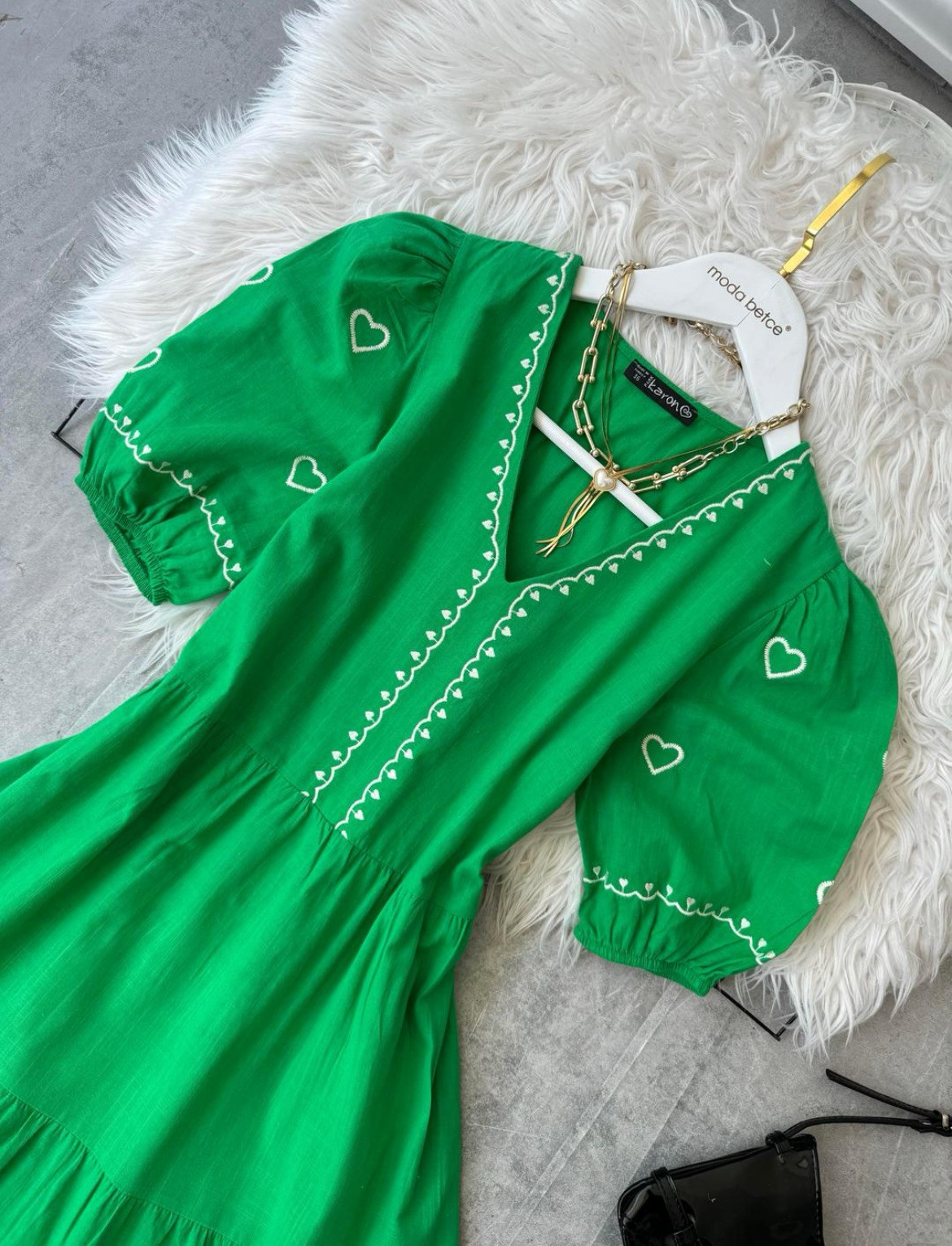 Nakışlı elbise benettonyeşili