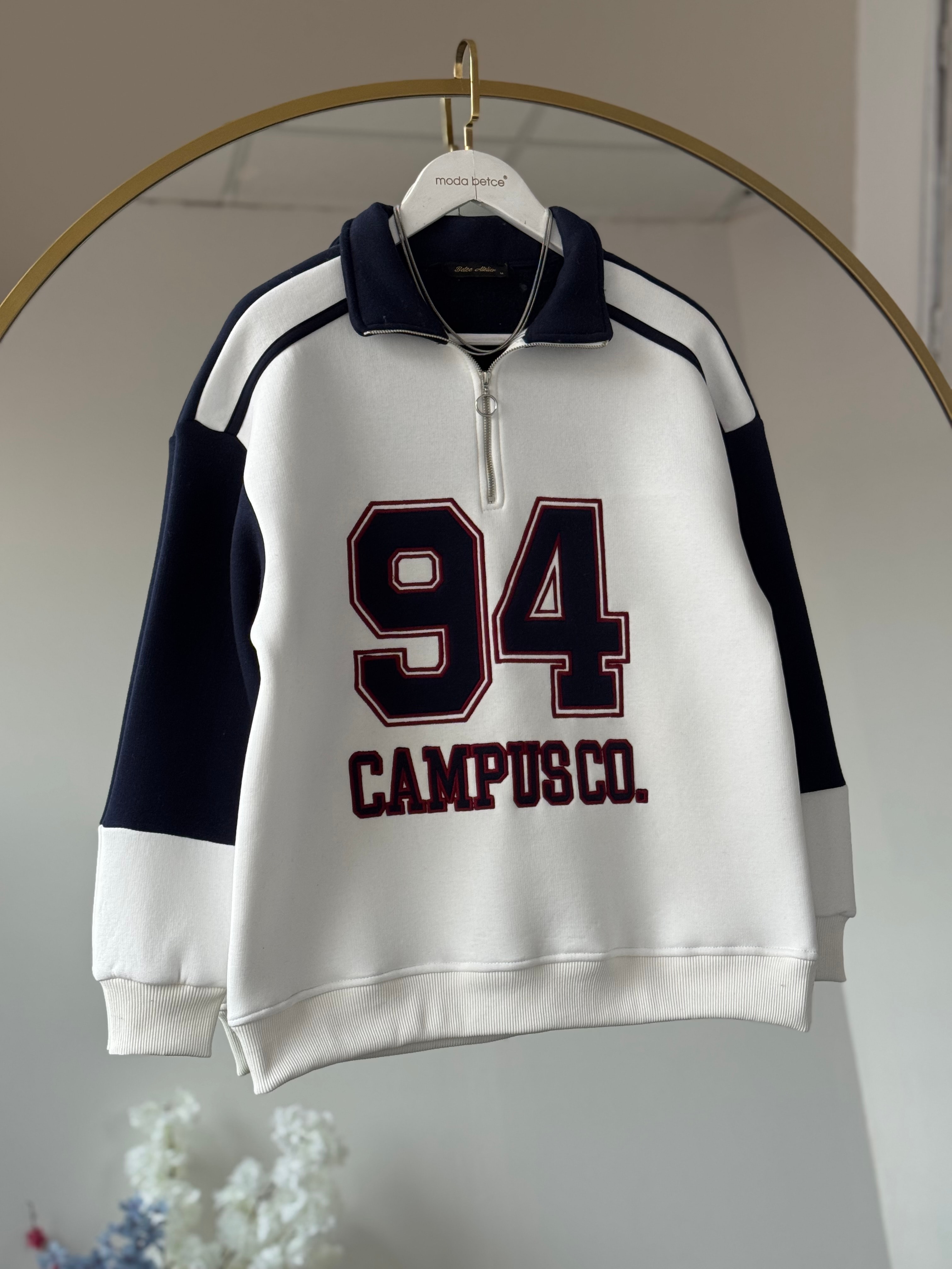 94 Nakışlı sweat Beyaz