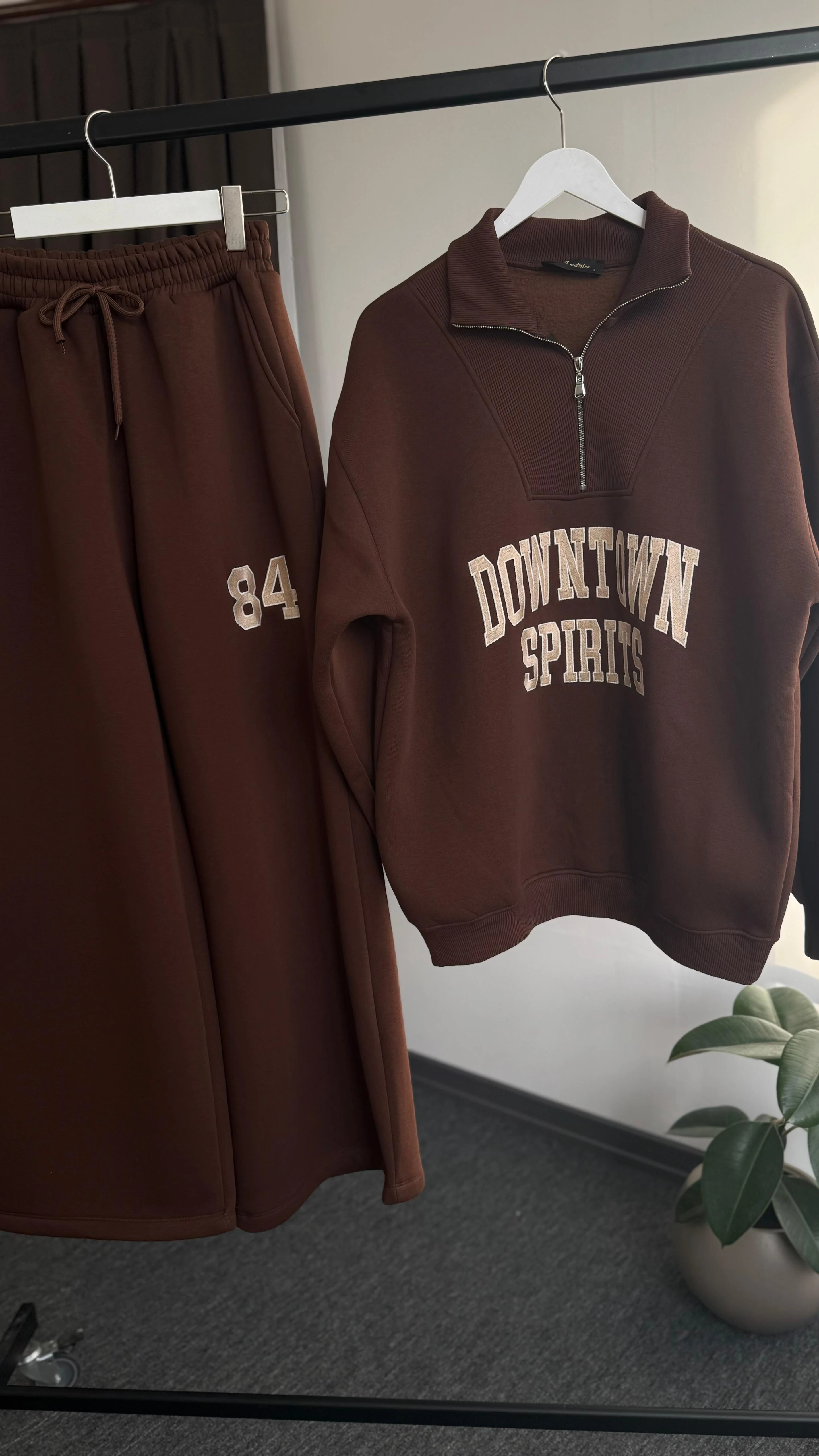 Downtown nakışlı takım kahverengi