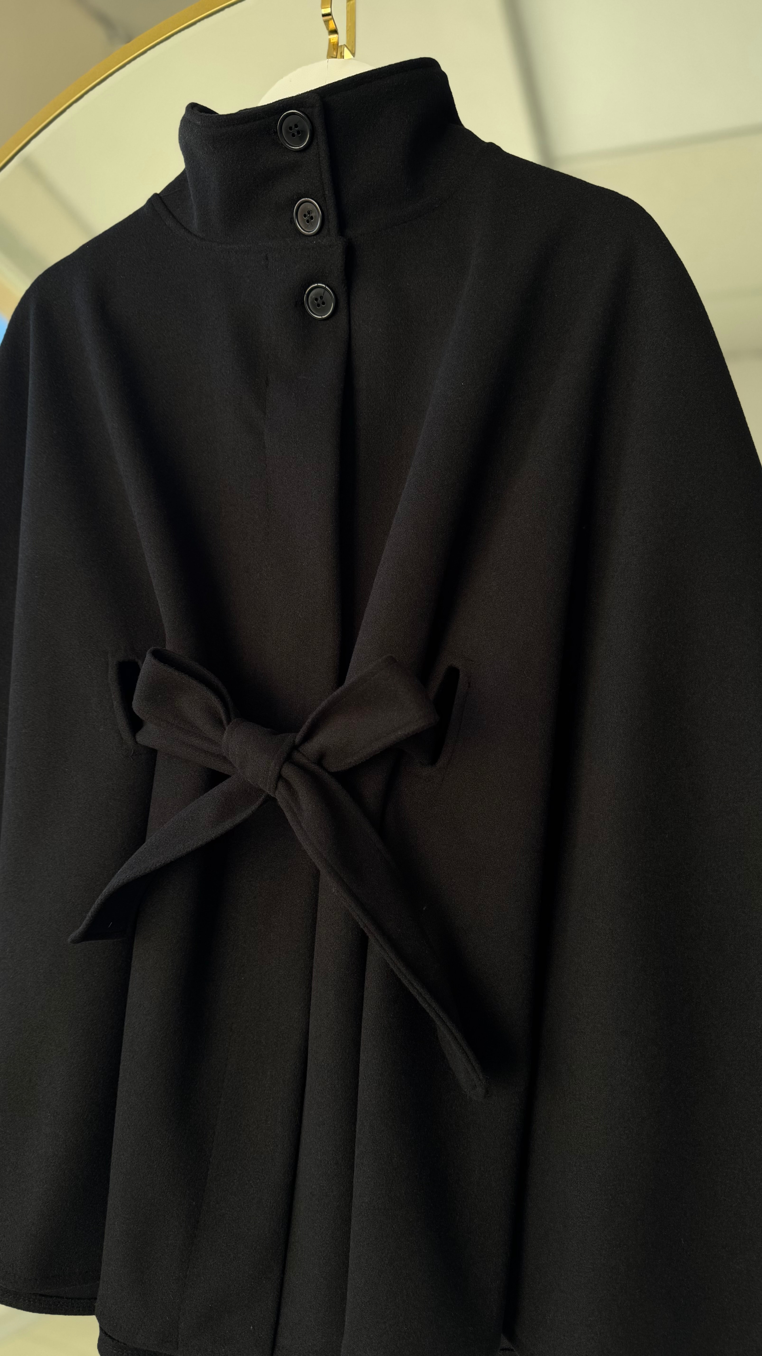 Maria kuşak detaylı panço siyah