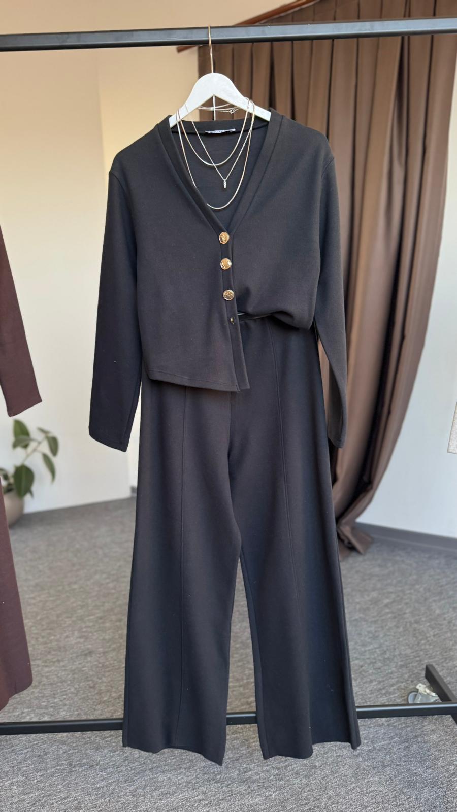 Aliza gold düğme triko takım Siyah