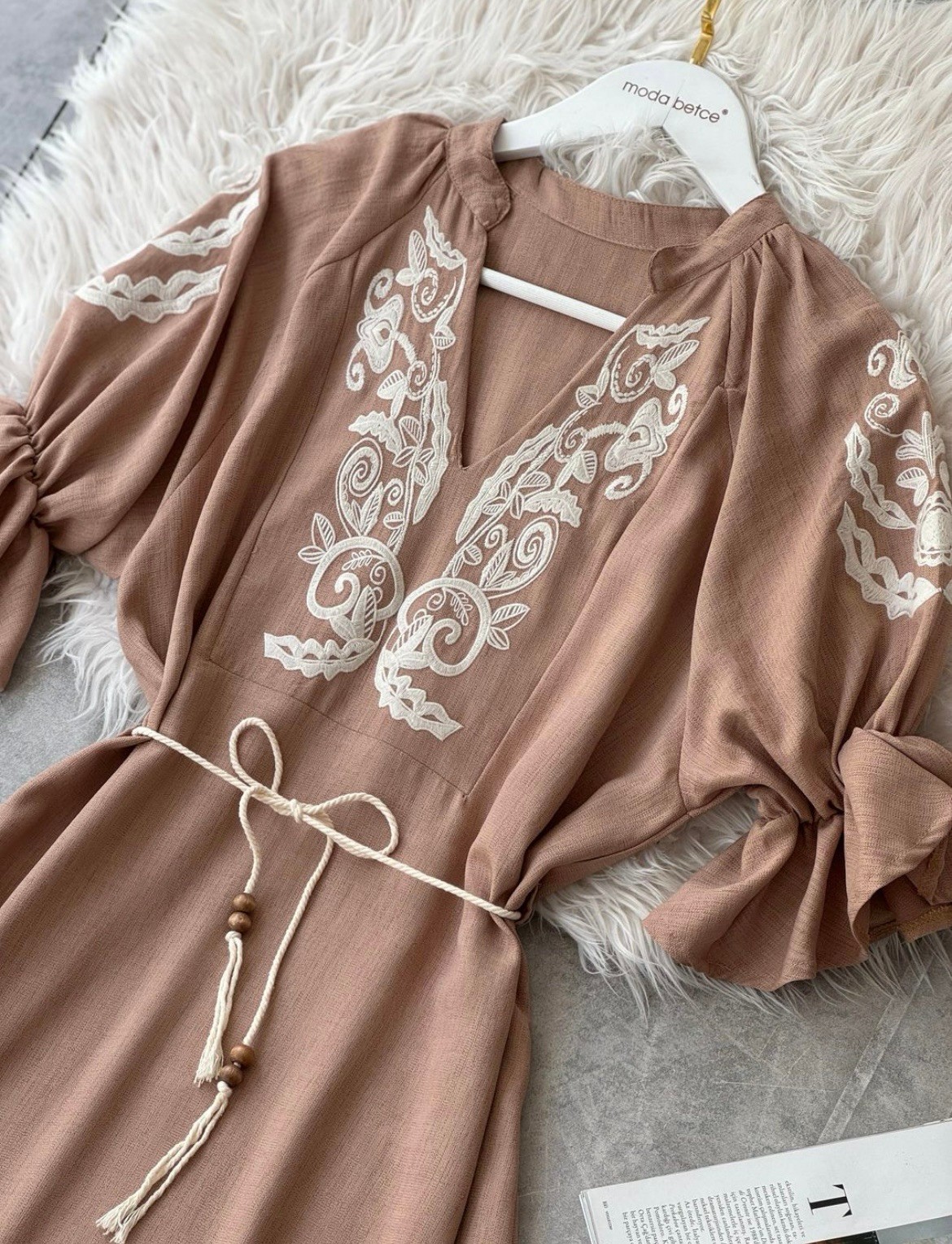 Nakışlı keten camel elbise camel 