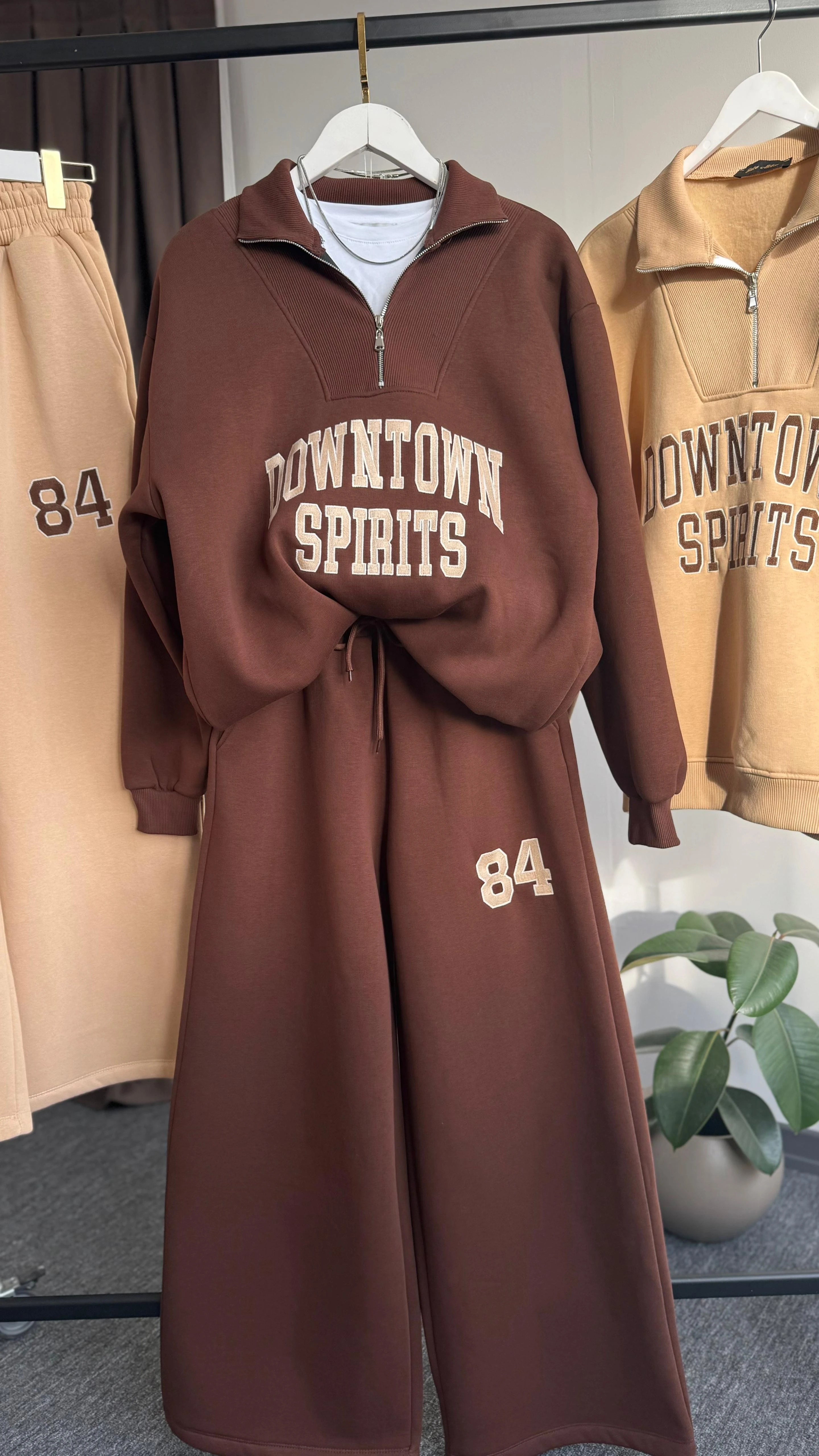 Downtown nakışlı takım kahverengi