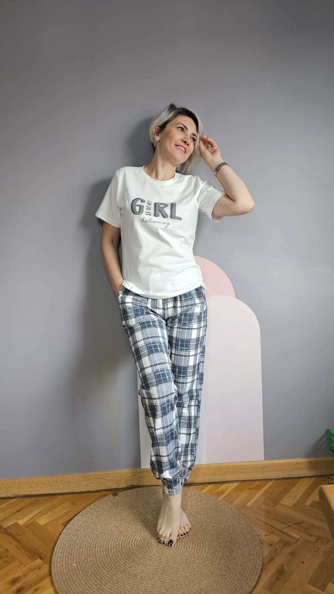 Manşetli Beyaz Gri Ekoseli Kadın Pijama Takımı